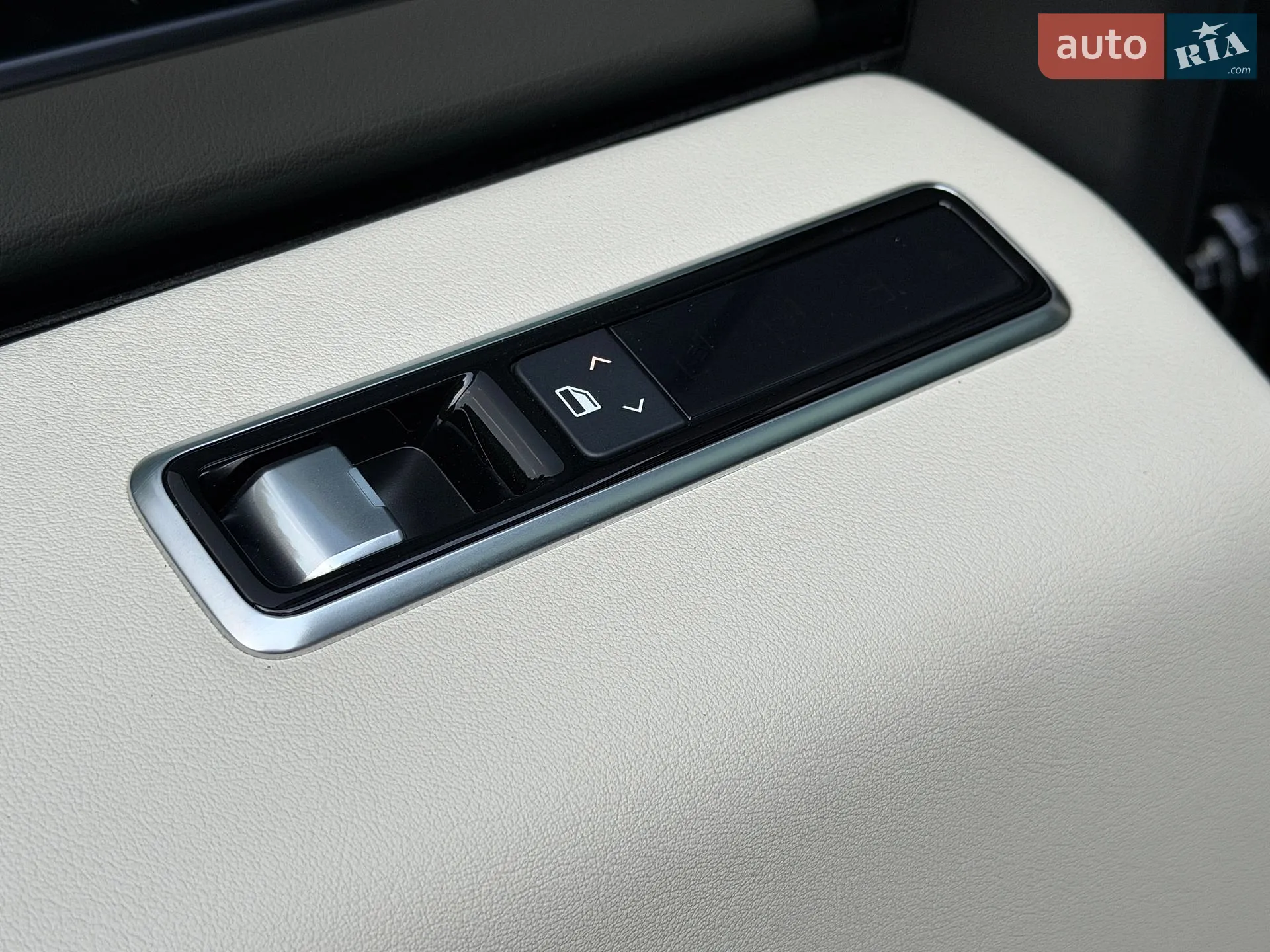 2020 Land Rover Range Rover - мініатюра 16