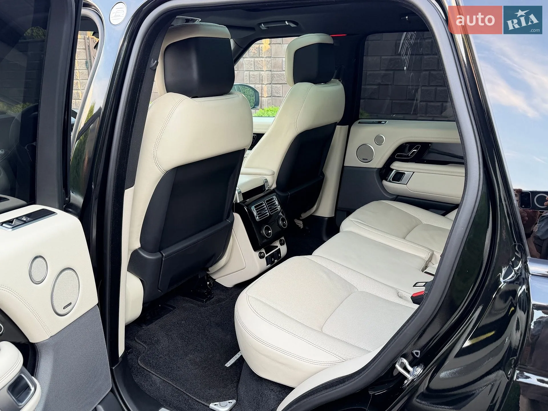 2020 Land Rover Range Rover - мініатюра 18