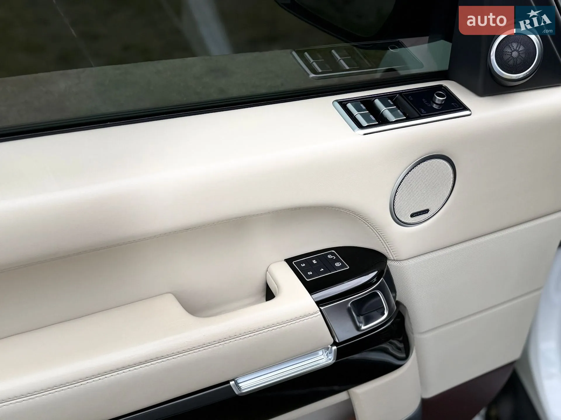 2016 Land Rover Range Rover - мініатюра 30