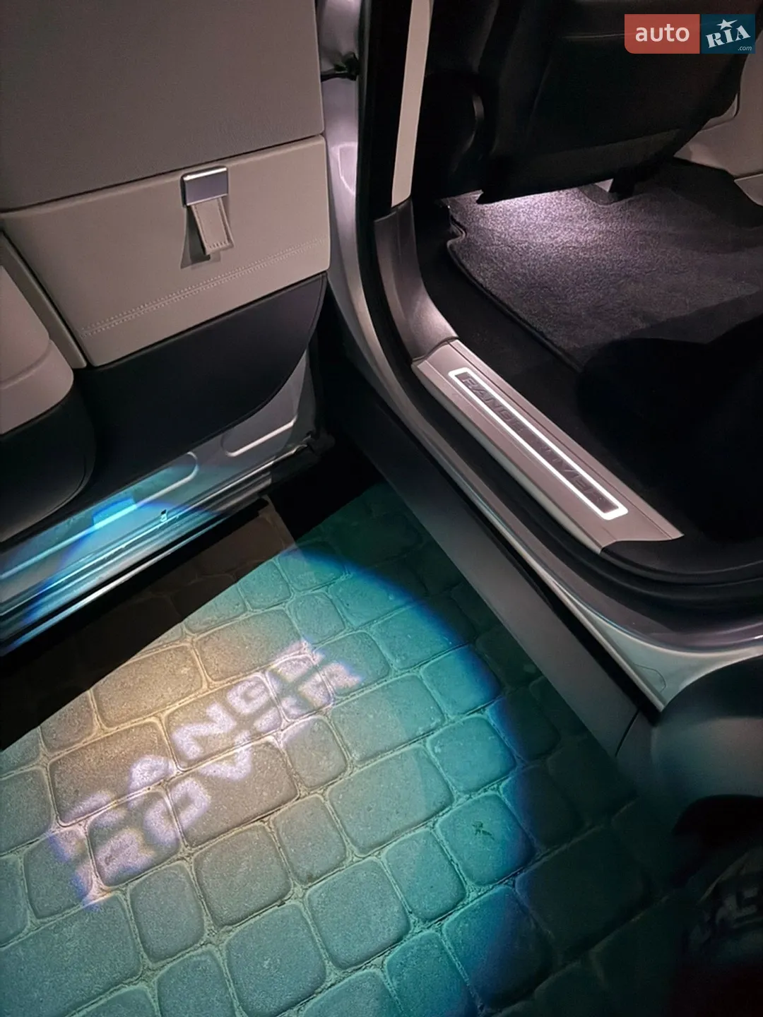 2016 Land Rover Range Rover - мініатюра 41