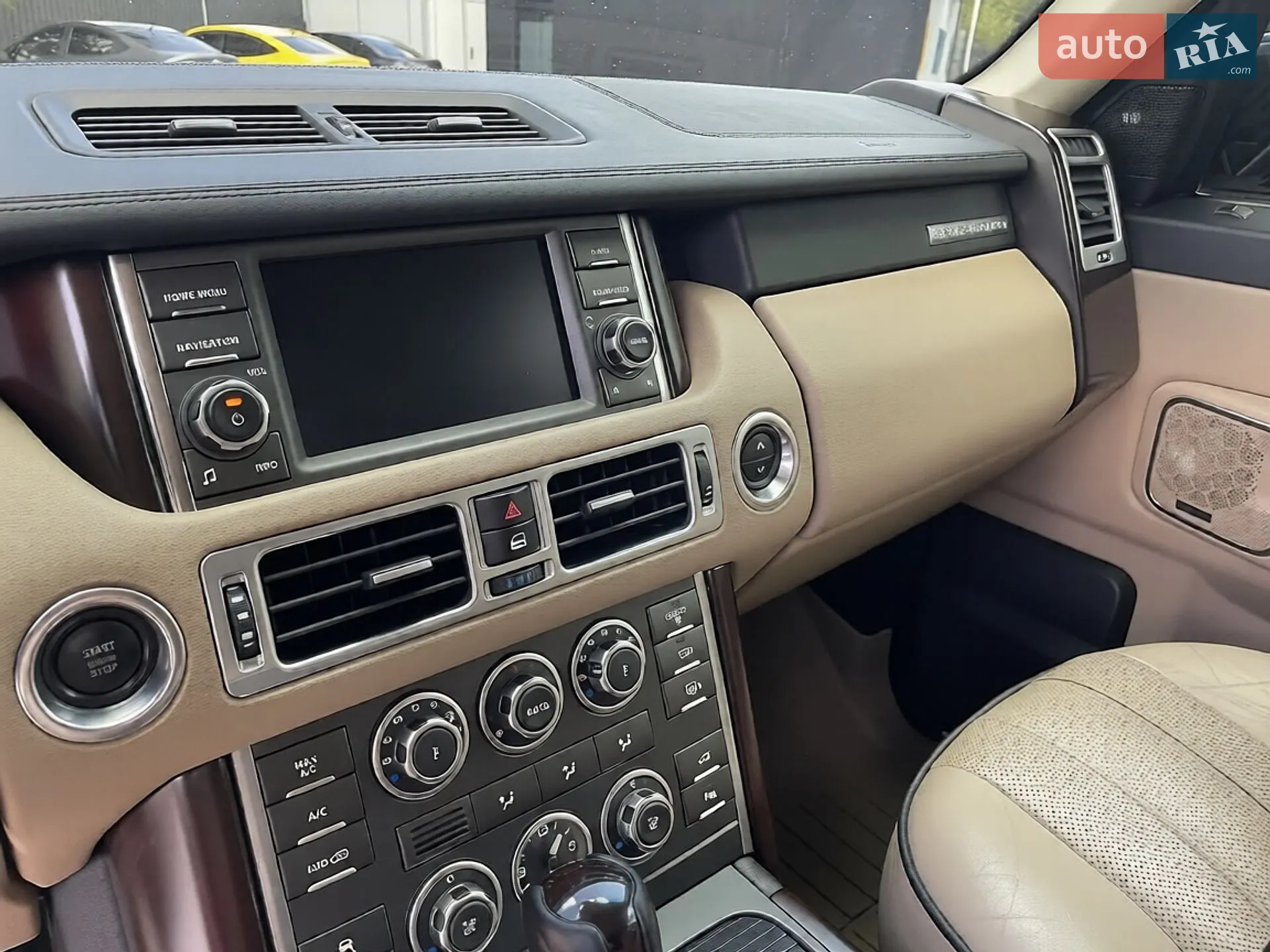 2010 Land Rover Range Rover - мініатюра 25