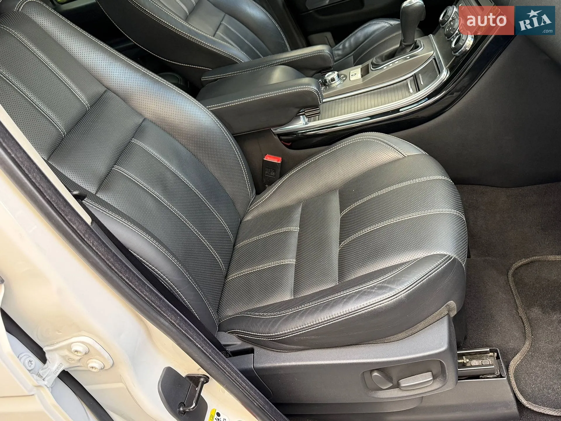 2010 Land Rover Range Rover - мініатюра 18