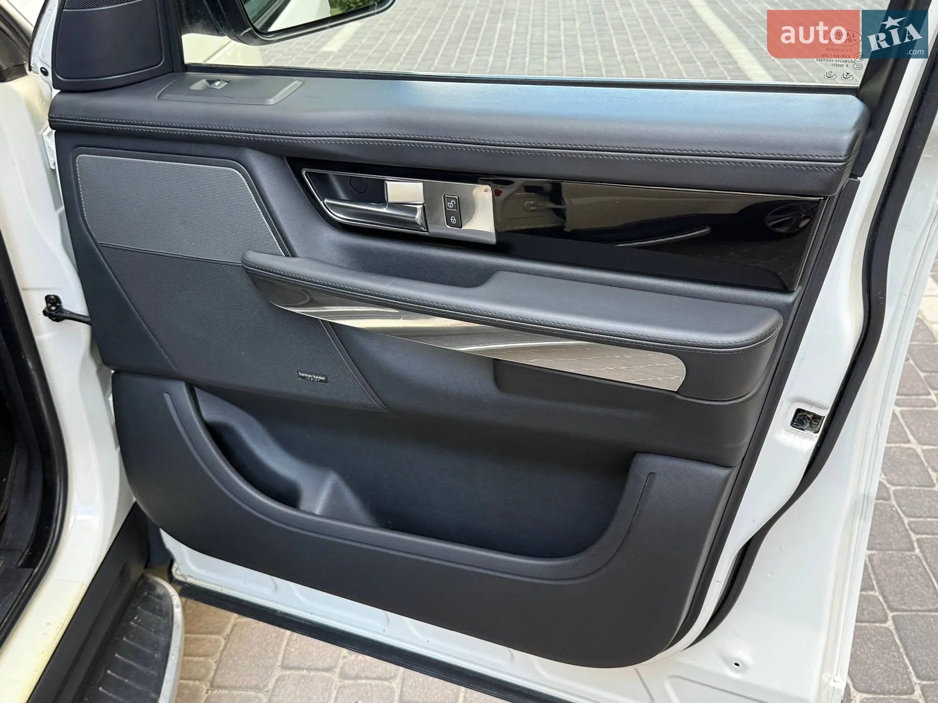 2010 Land Rover Range Rover - мініатюра 23