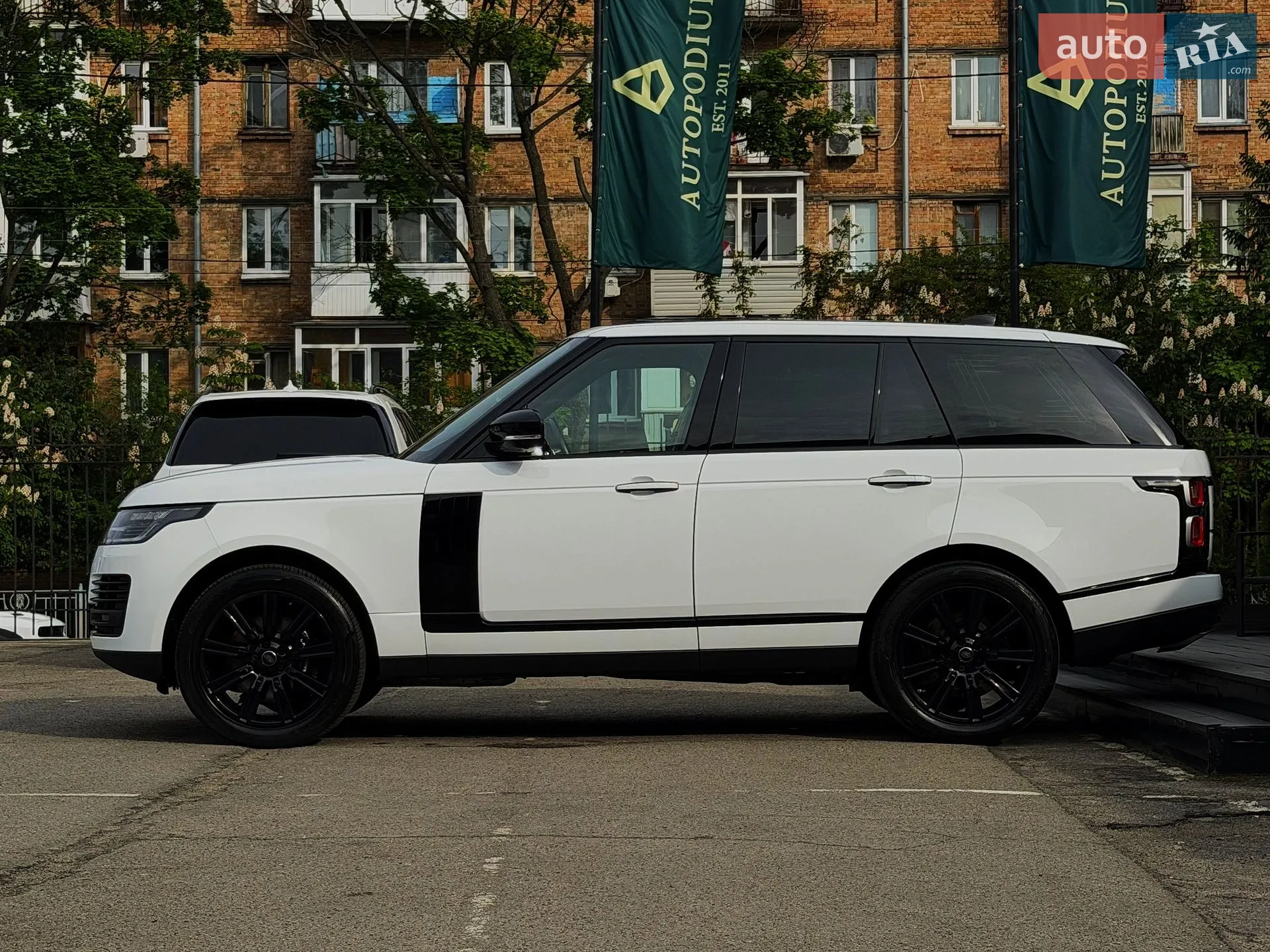 2018 Land Rover Range Rover - мініатюра 17