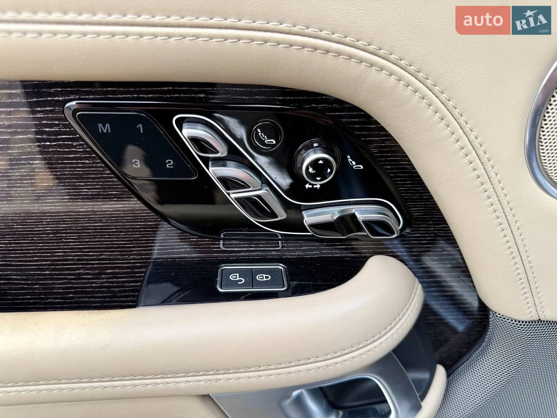 2019 Land Rover Range Rover - мініатюра 25