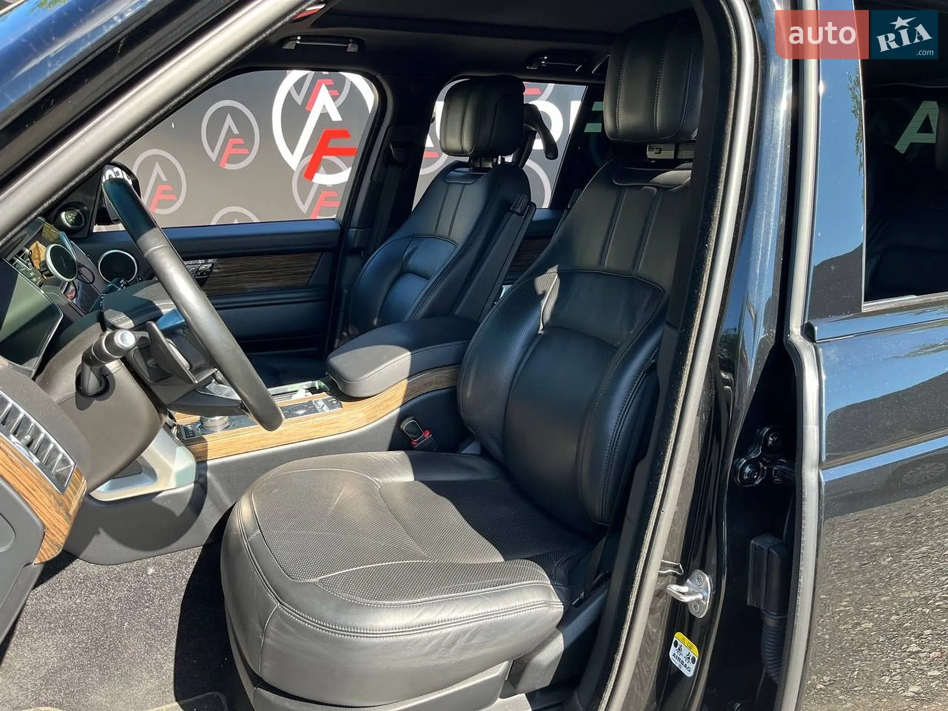 2019 Land Rover Range Rover - мініатюра 12