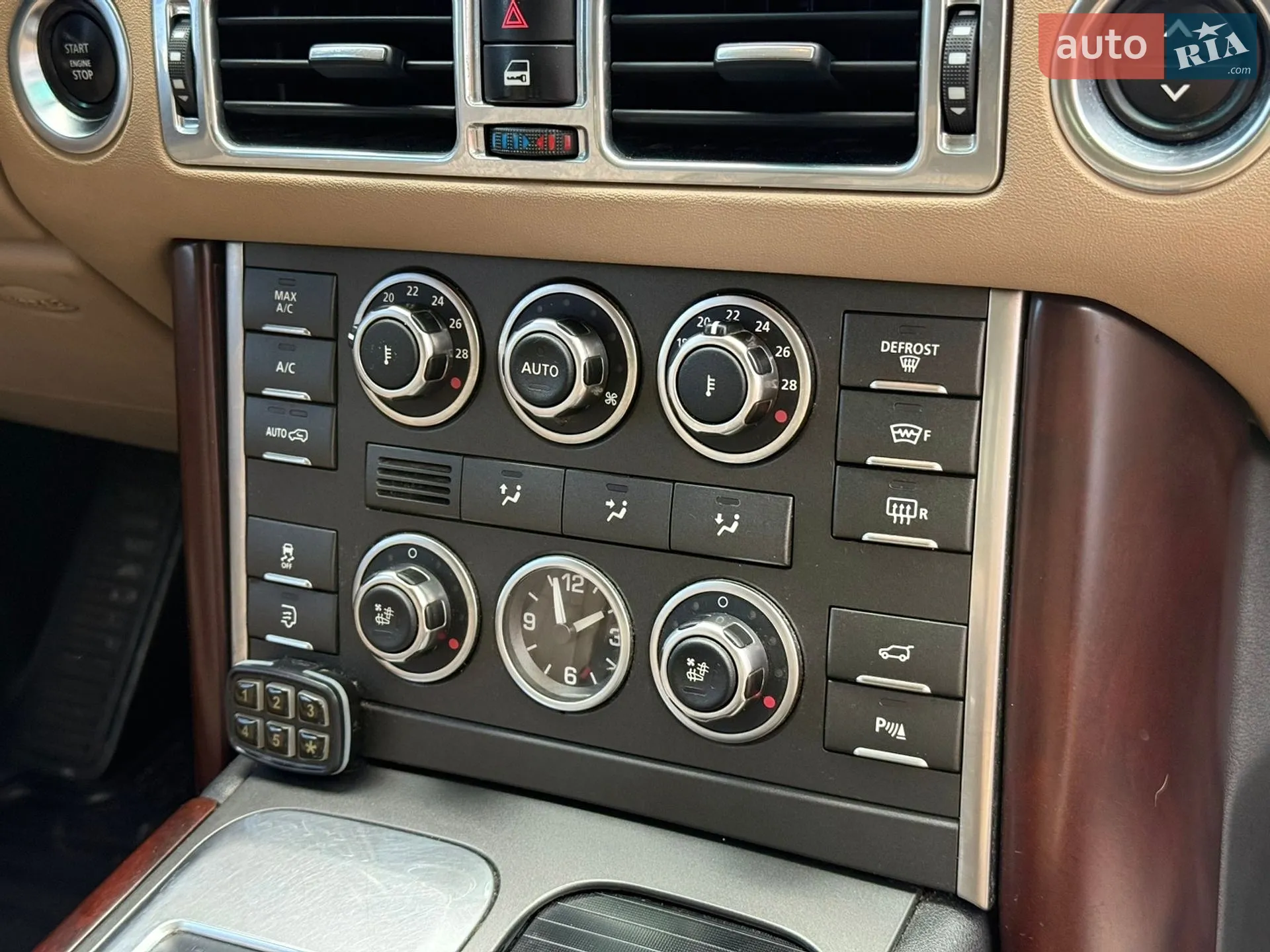 2011 Land Rover Range Rover - мініатюра 25