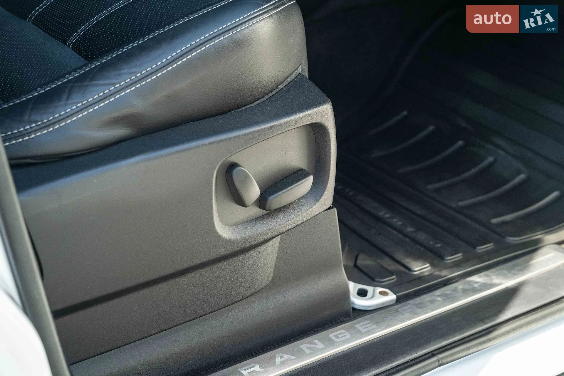 2012 Land Rover Range Rover - мініатюра 38