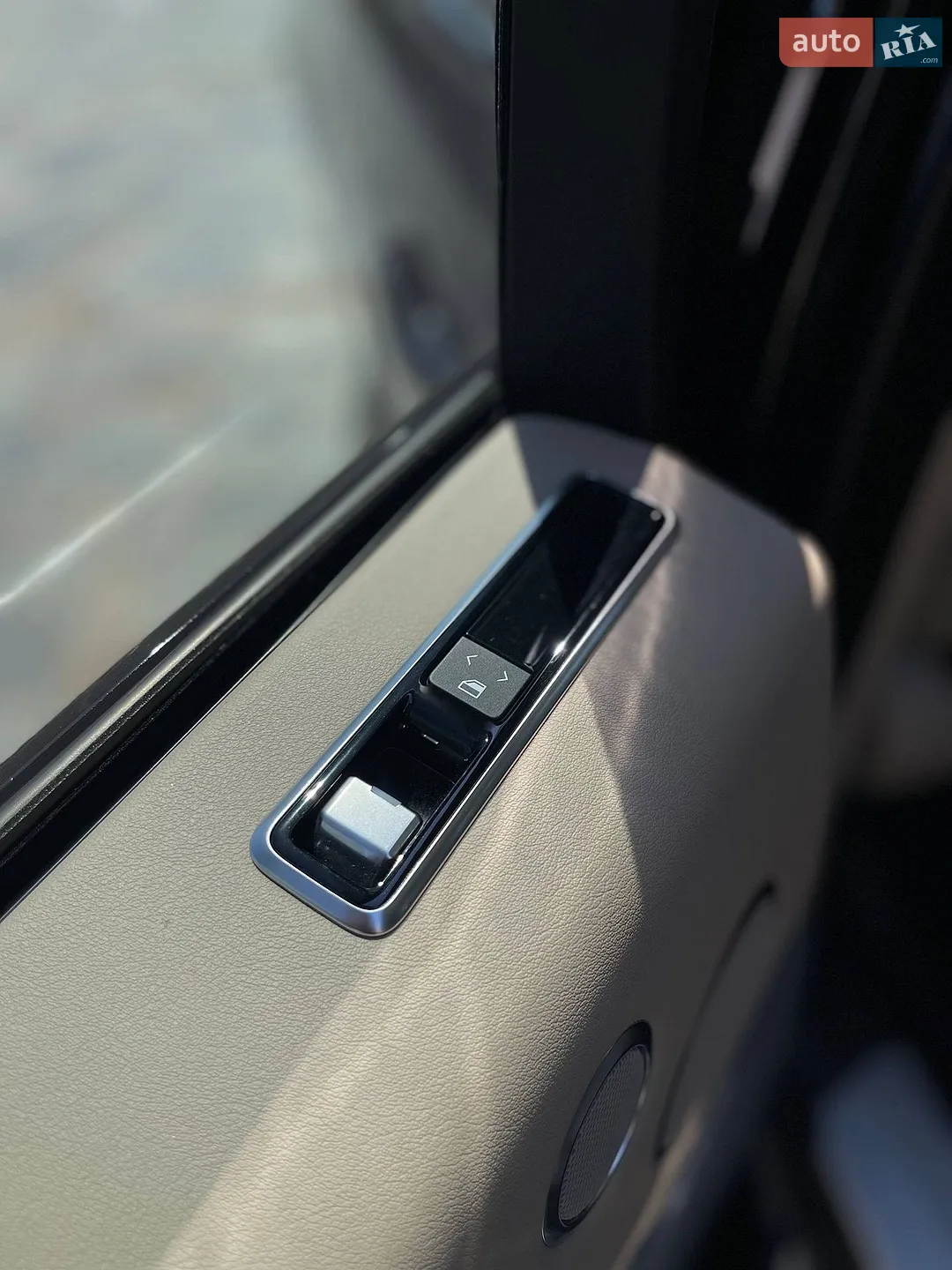 2020 Land Rover Range Rover - мініатюра 22