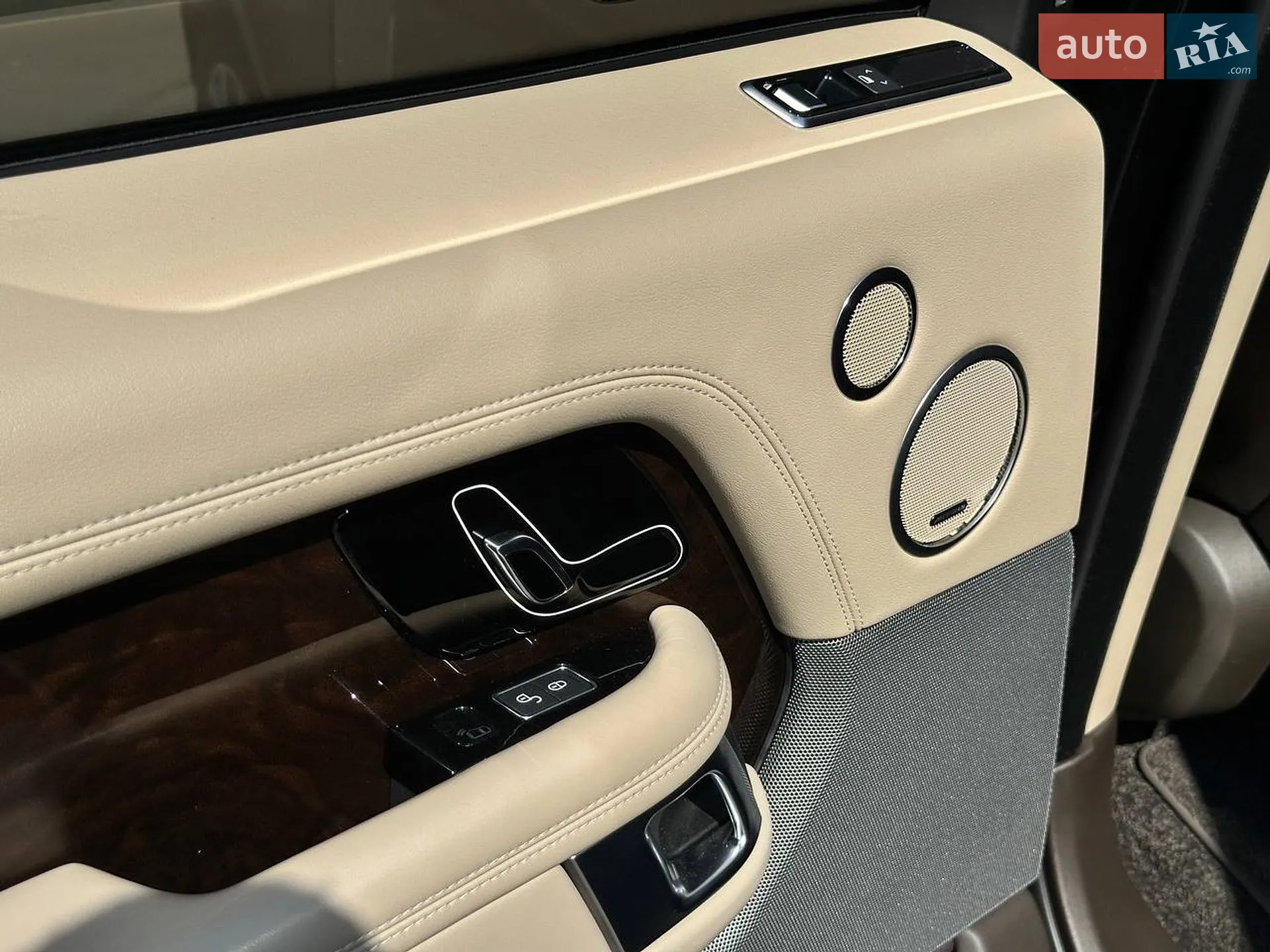 2019 Land Rover Range Rover - мініатюра 17