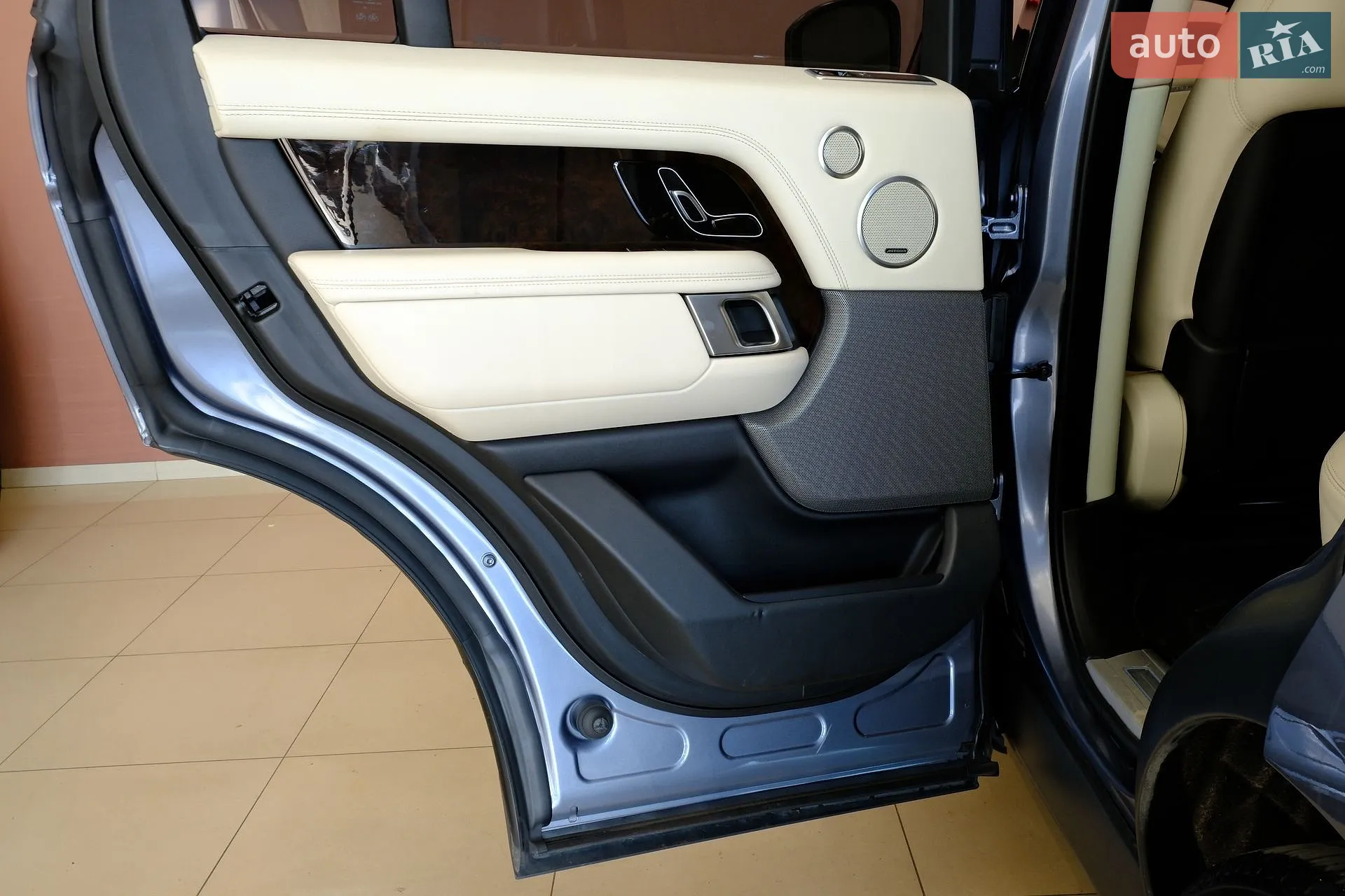 2019 Land Rover Range Rover - мініатюра 33