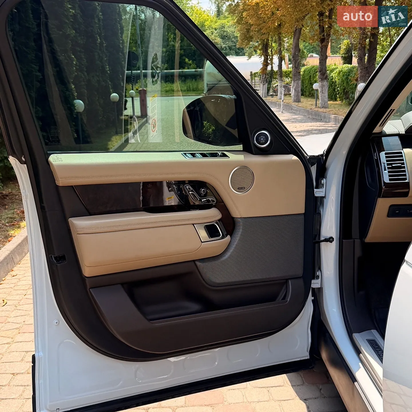 2018 Land Rover Range Rover - мініатюра 18