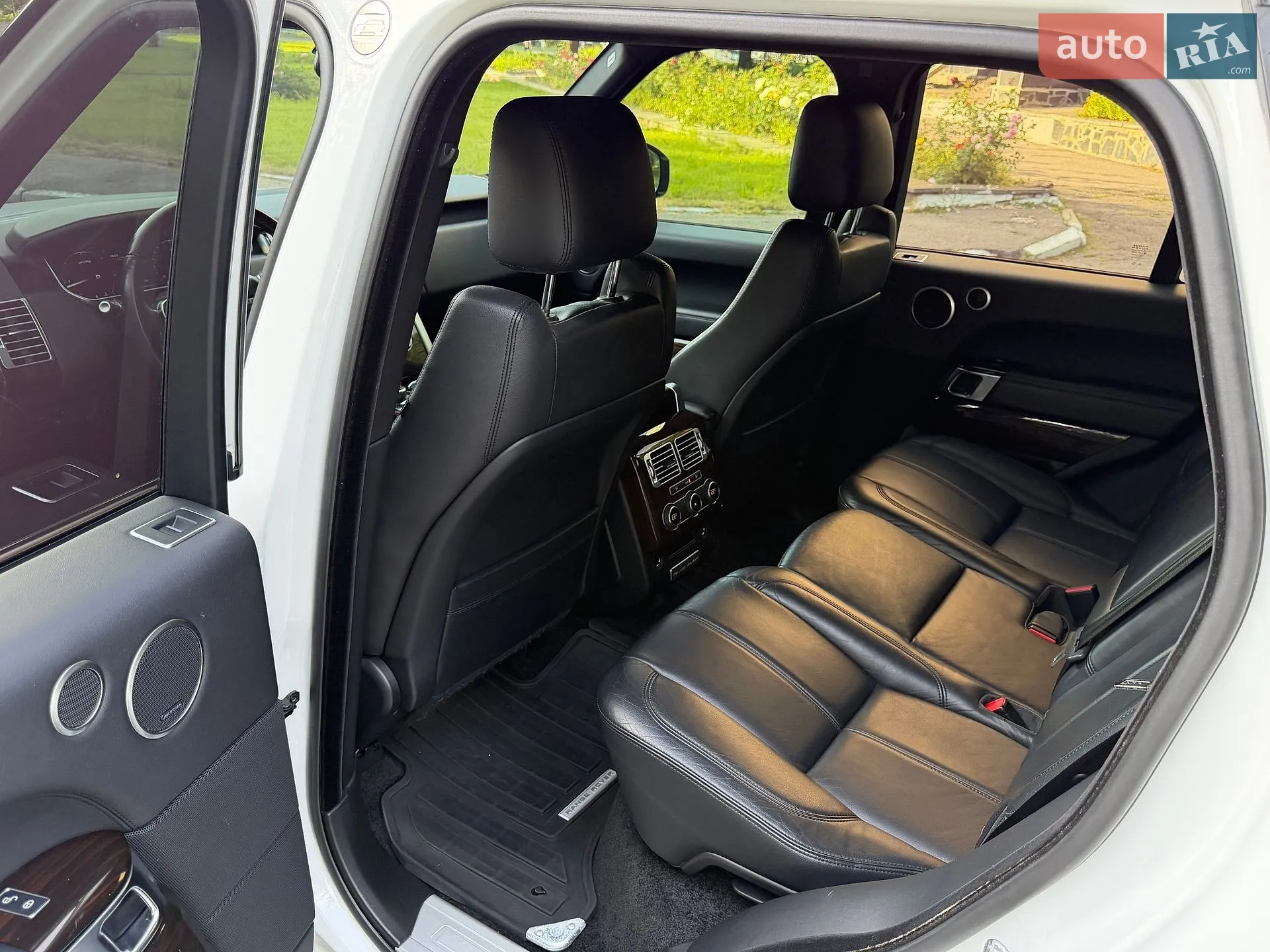 2016 Land Rover Range Rover - мініатюра 22