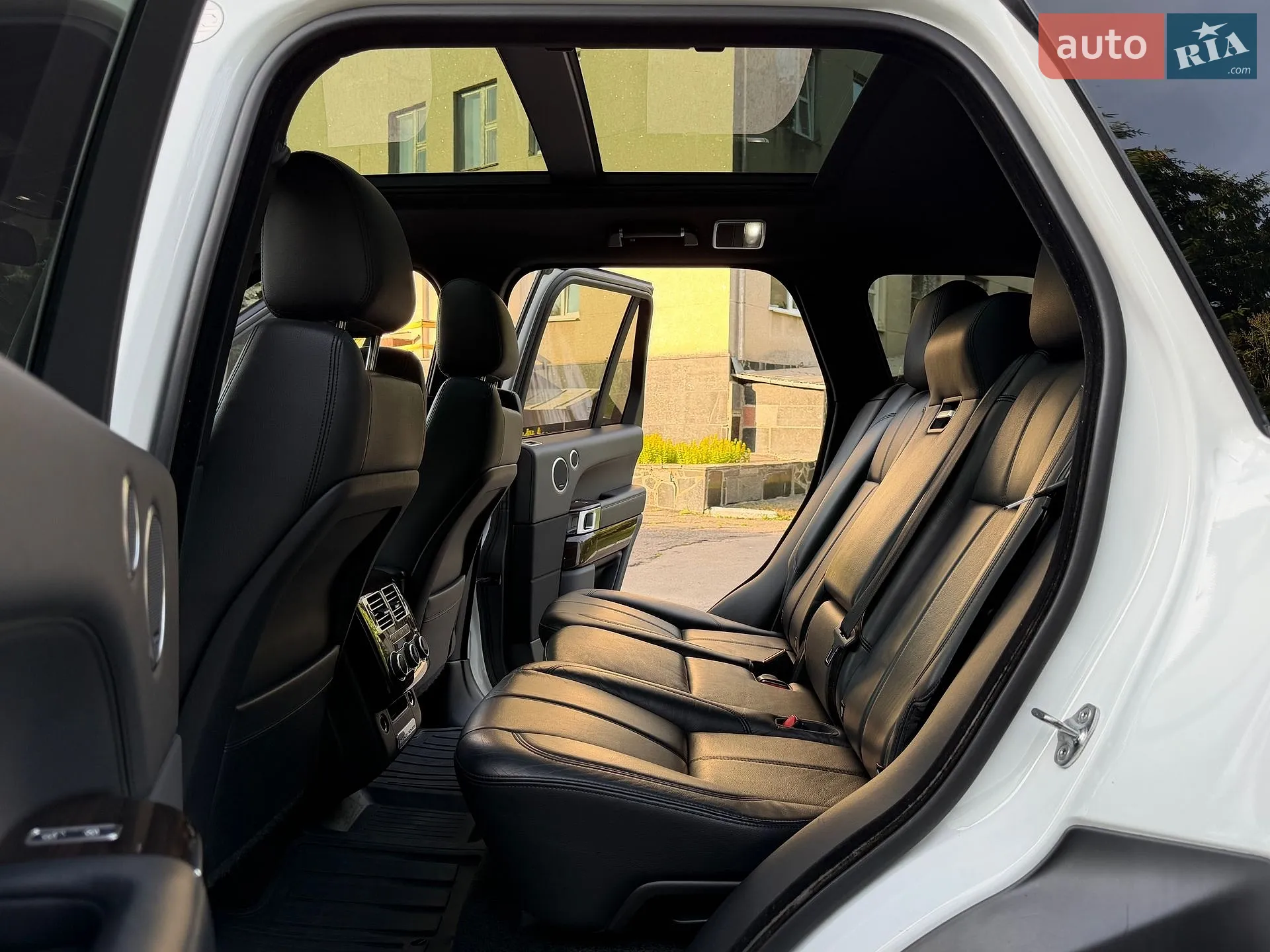 2016 Land Rover Range Rover - мініатюра 38