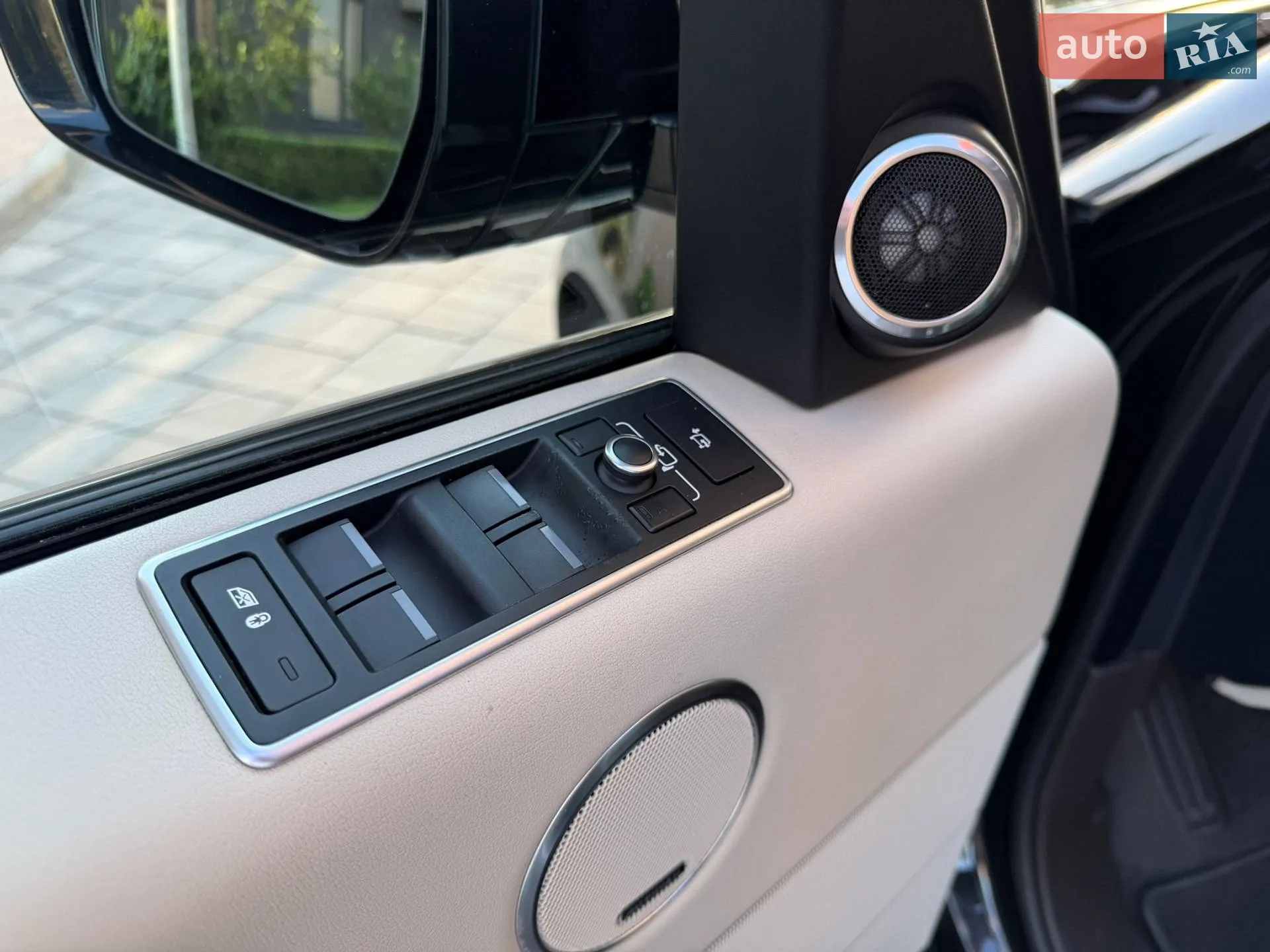 2016 Land Rover Range Rover - мініатюра 17