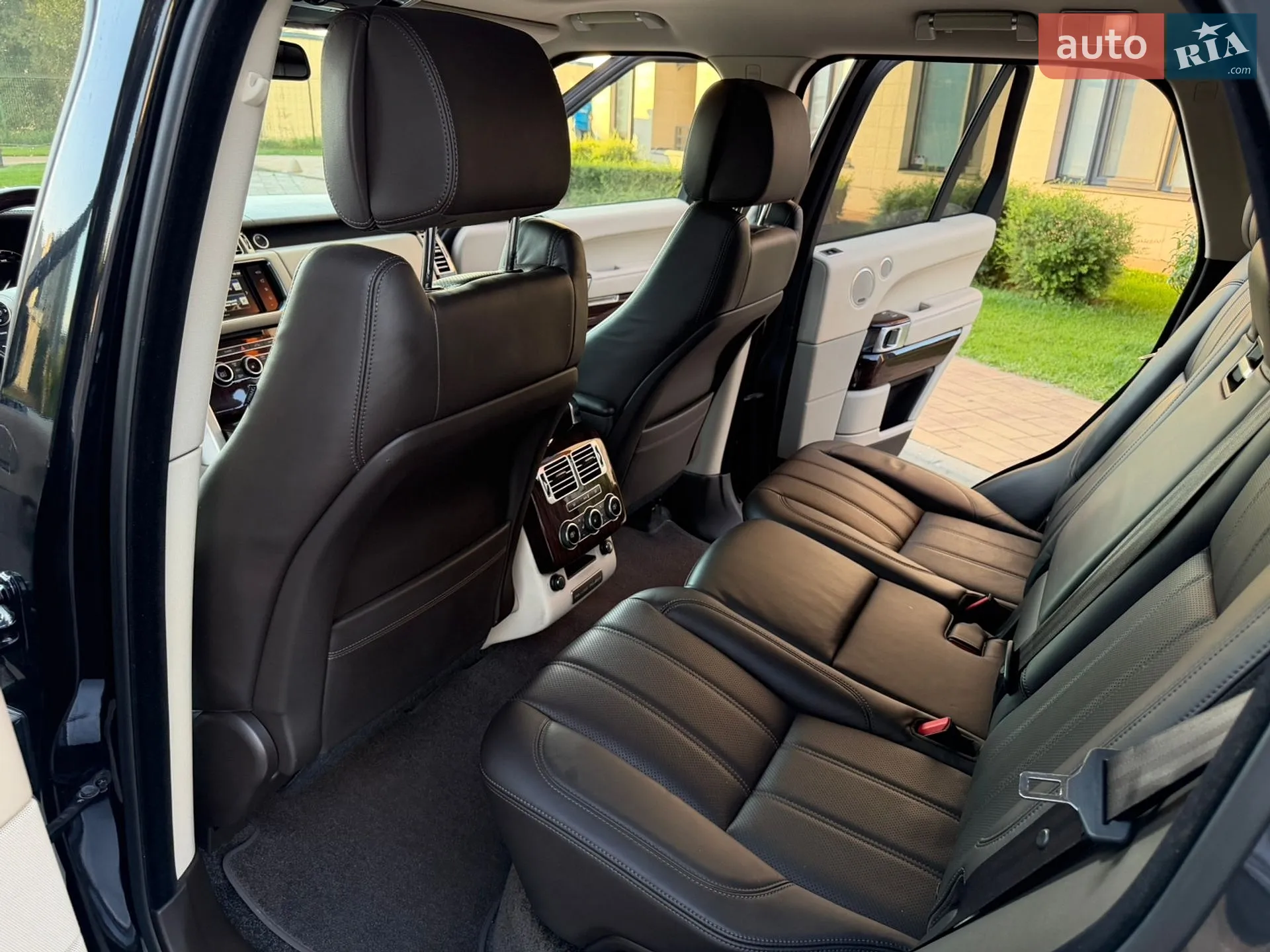 2016 Land Rover Range Rover - мініатюра 23