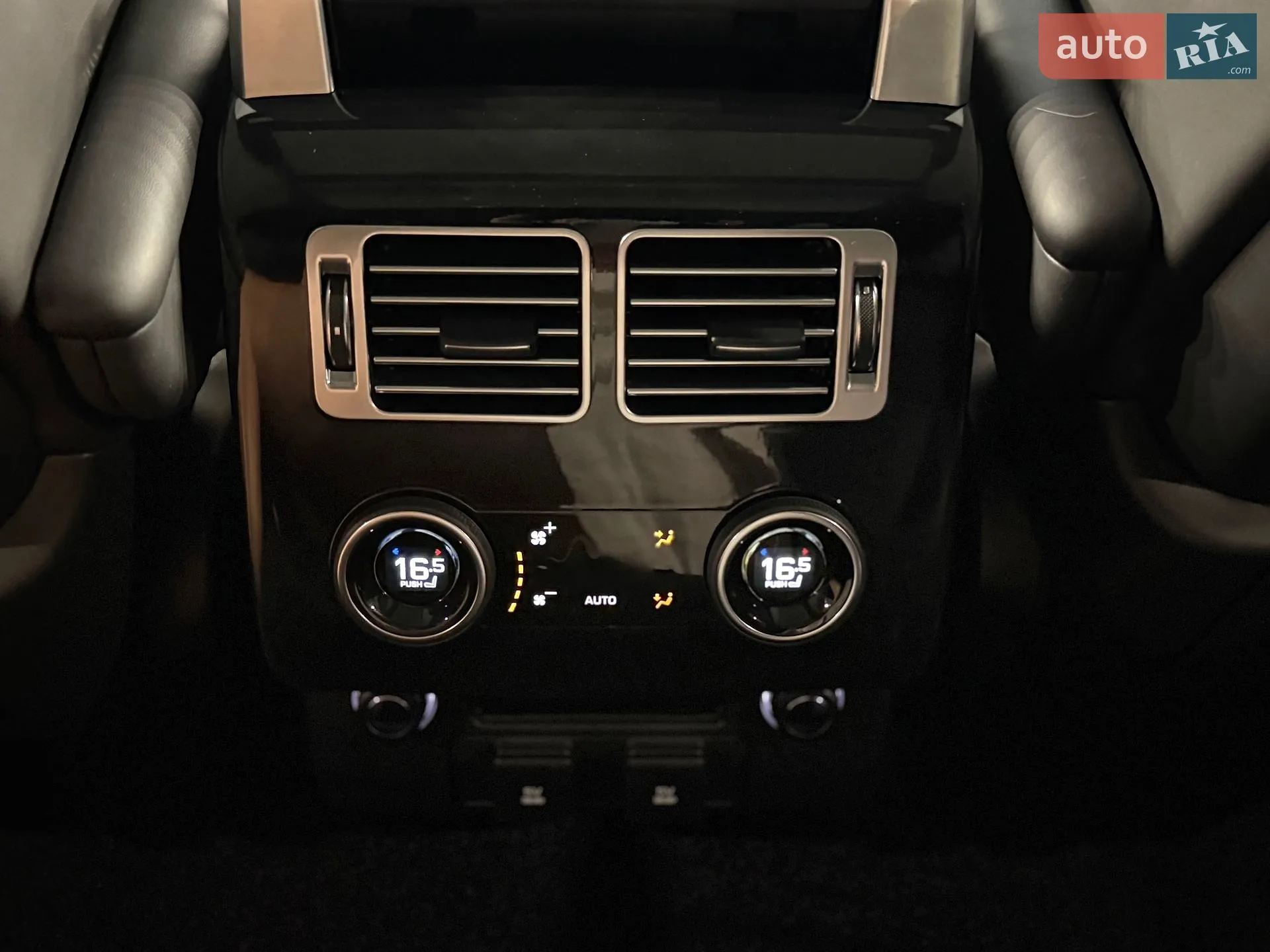 2018 Land Rover Range Rover - мініатюра 25