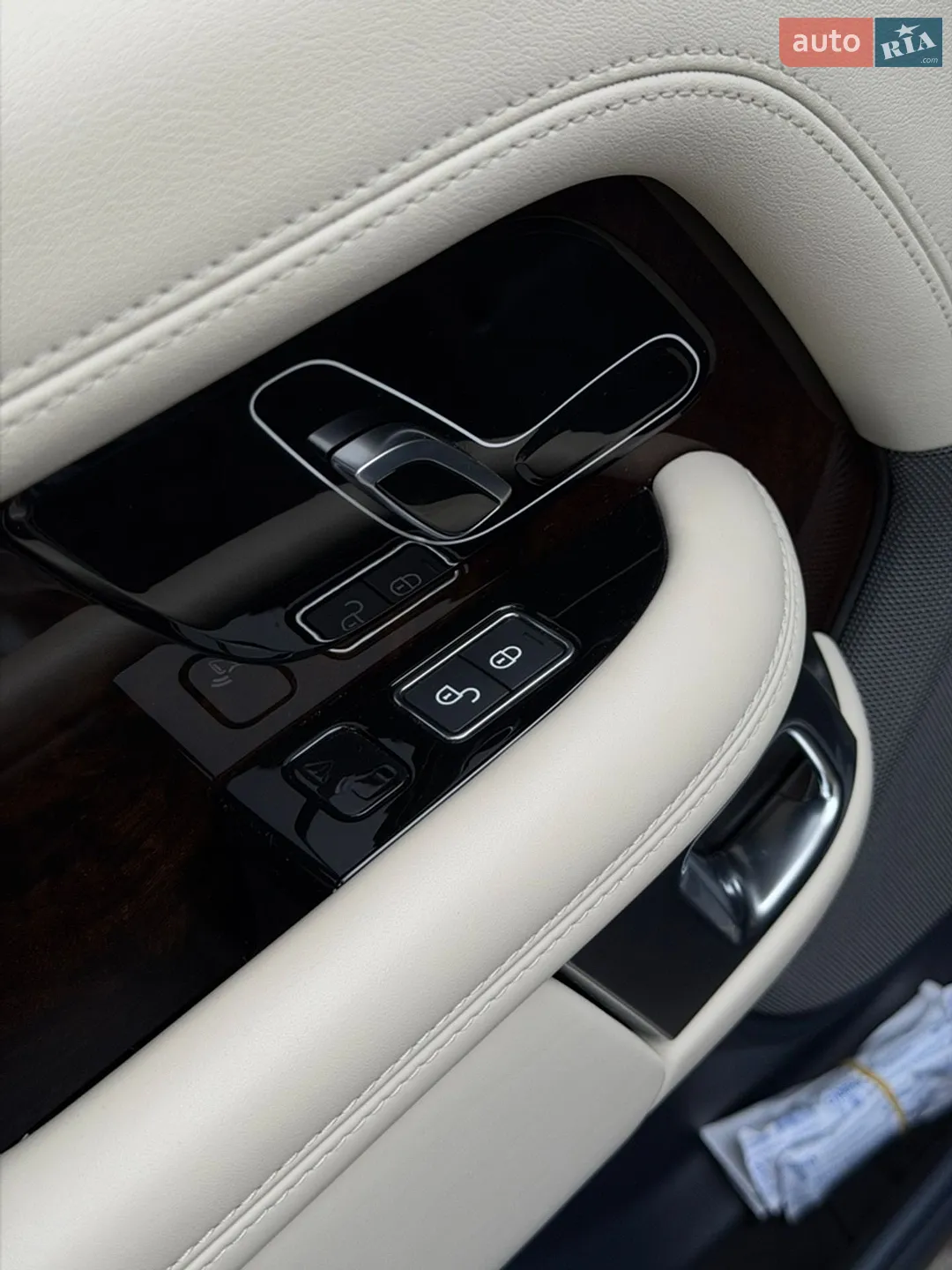 2018 Land Rover Range Rover - мініатюра 17