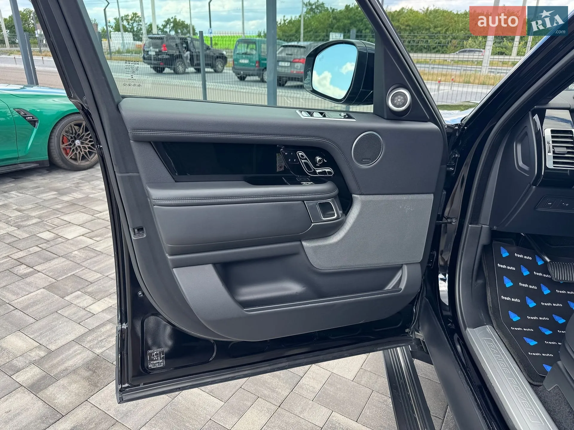 2018 Land Rover Range Rover - мініатюра 14