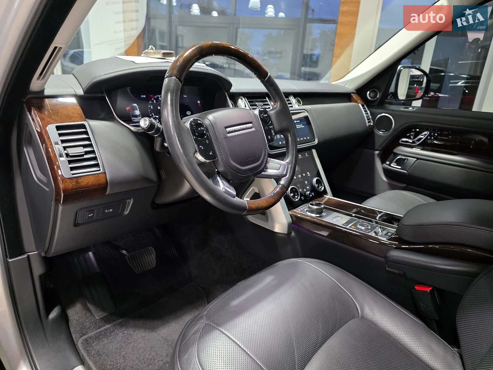 2019 Land Rover Range Rover - мініатюра 29