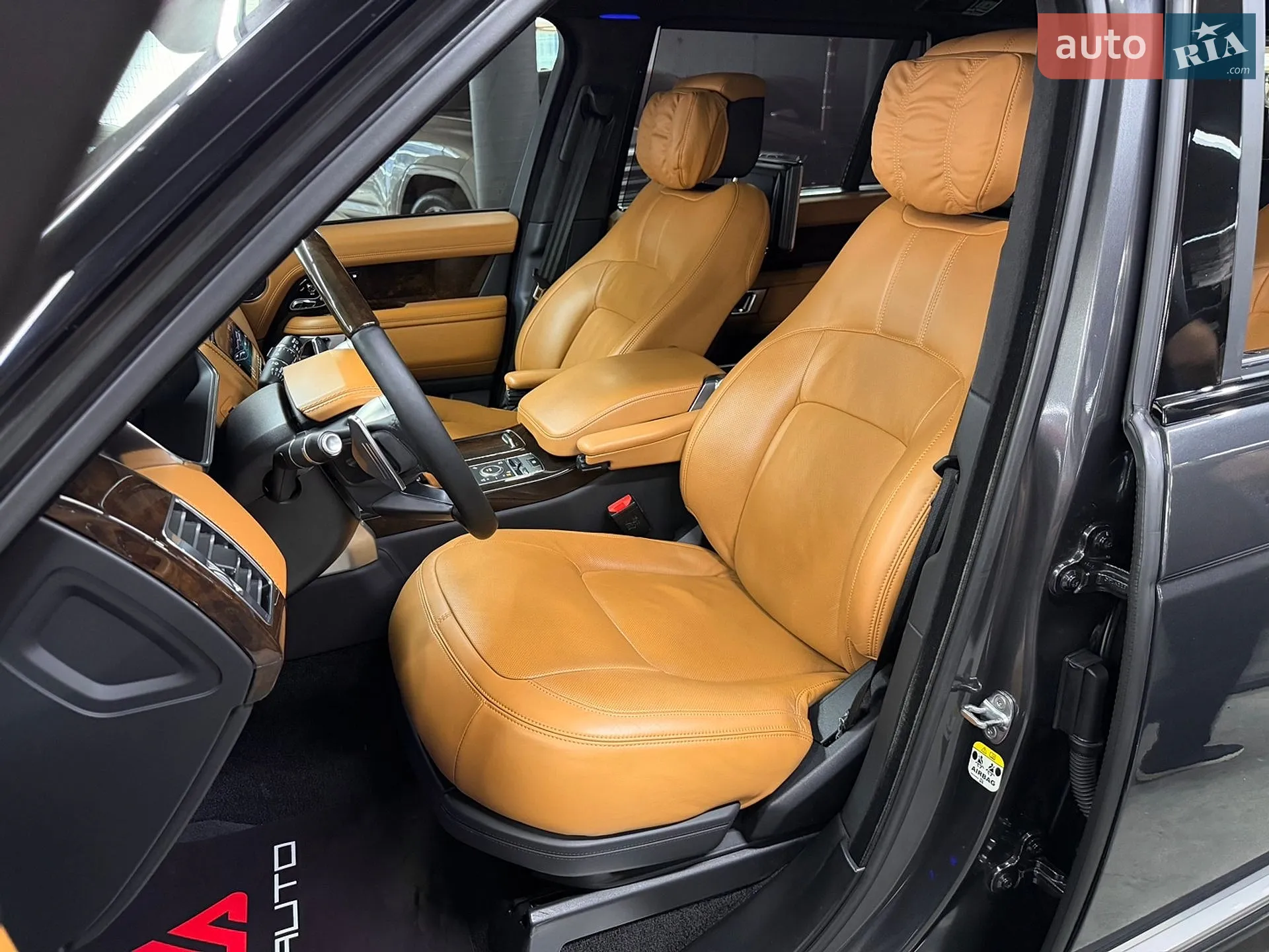 2018 Land Rover Range Rover - мініатюра 21