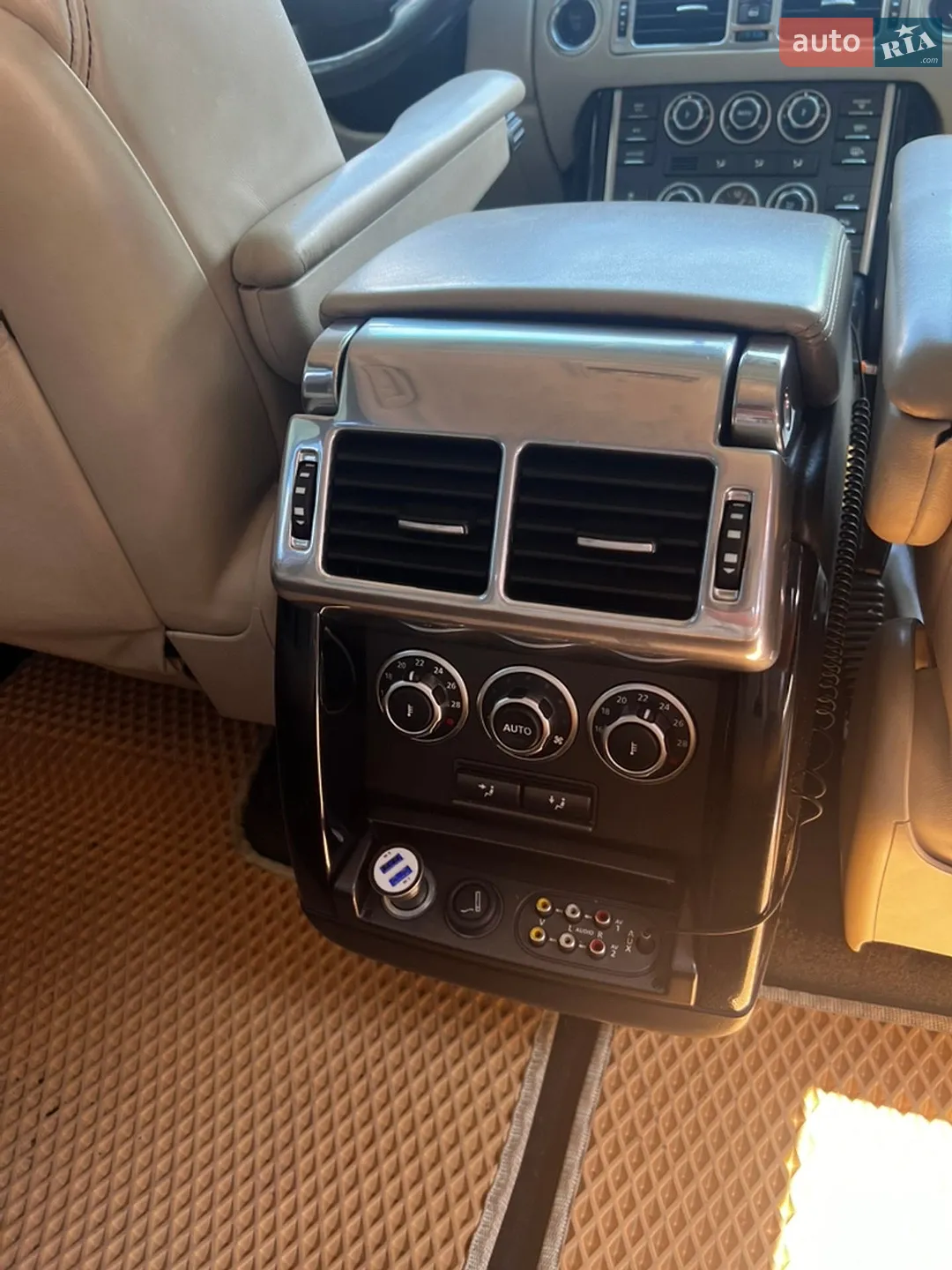 2010 Land Rover Range Rover - мініатюра 11