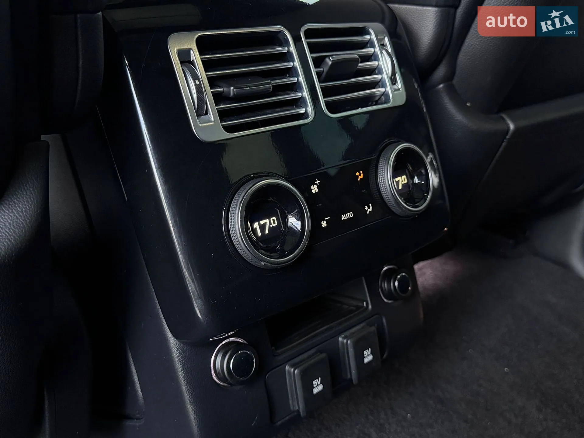 2018 Land Rover Range Rover - мініатюра 27