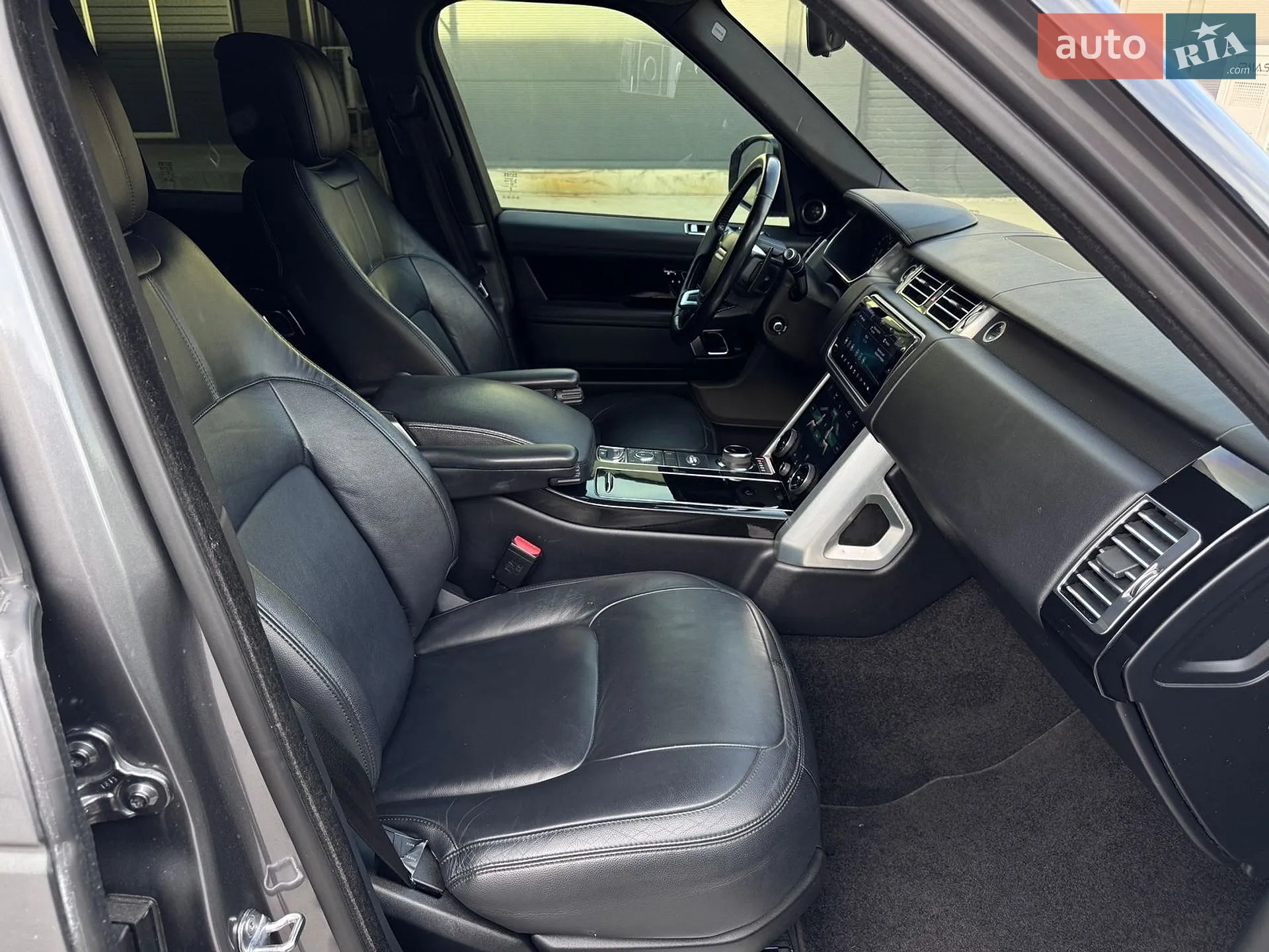 2018 Land Rover Range Rover - мініатюра 28