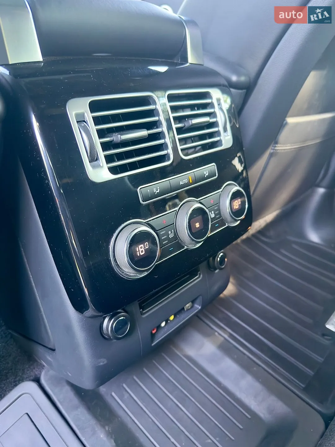 2014 Land Rover Range Rover - мініатюра 21