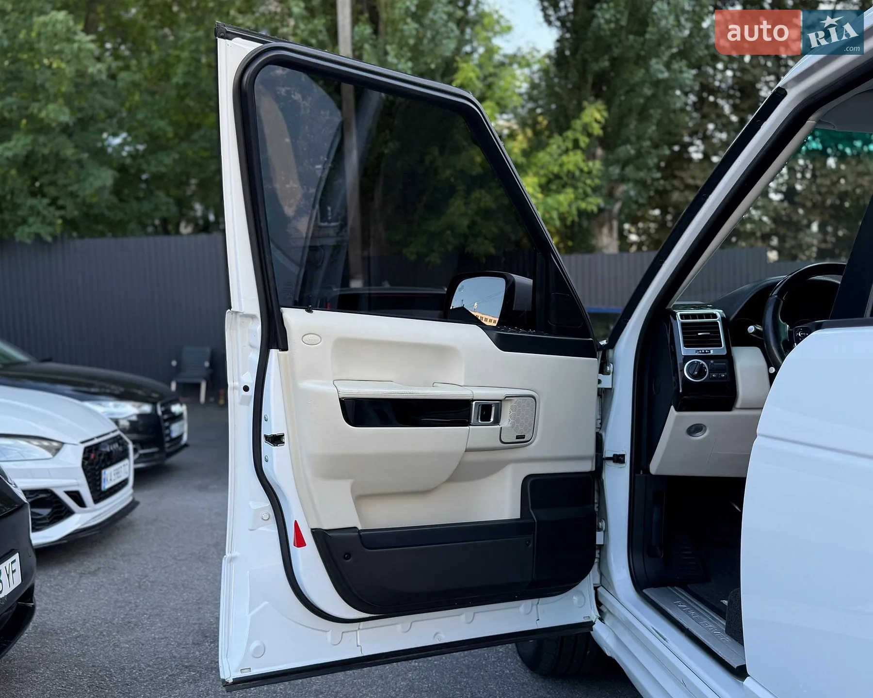2011 Land Rover Range Rover - мініатюра 10