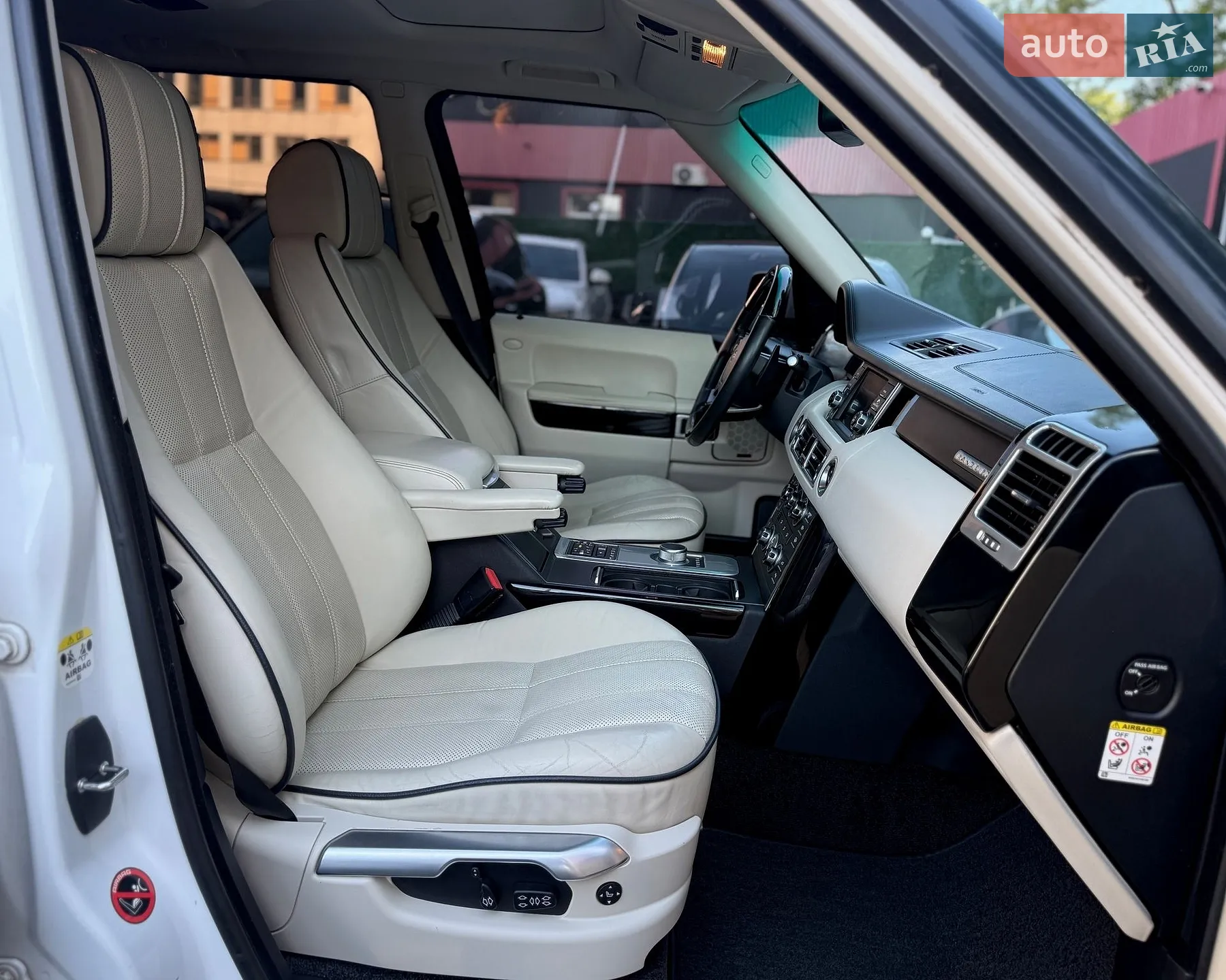 2011 Land Rover Range Rover - мініатюра 17