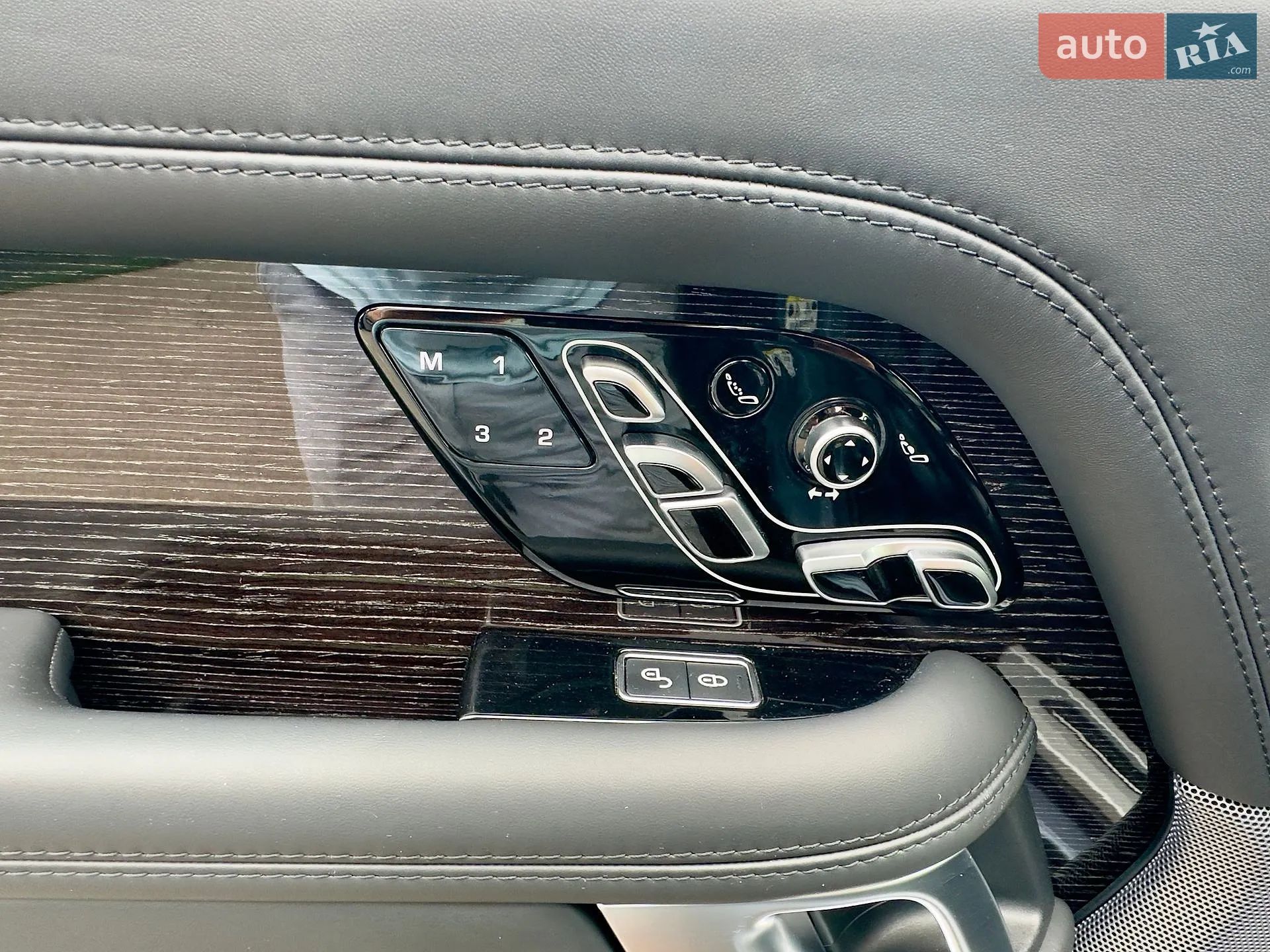 2018 Land Rover Range Rover - мініатюра 22
