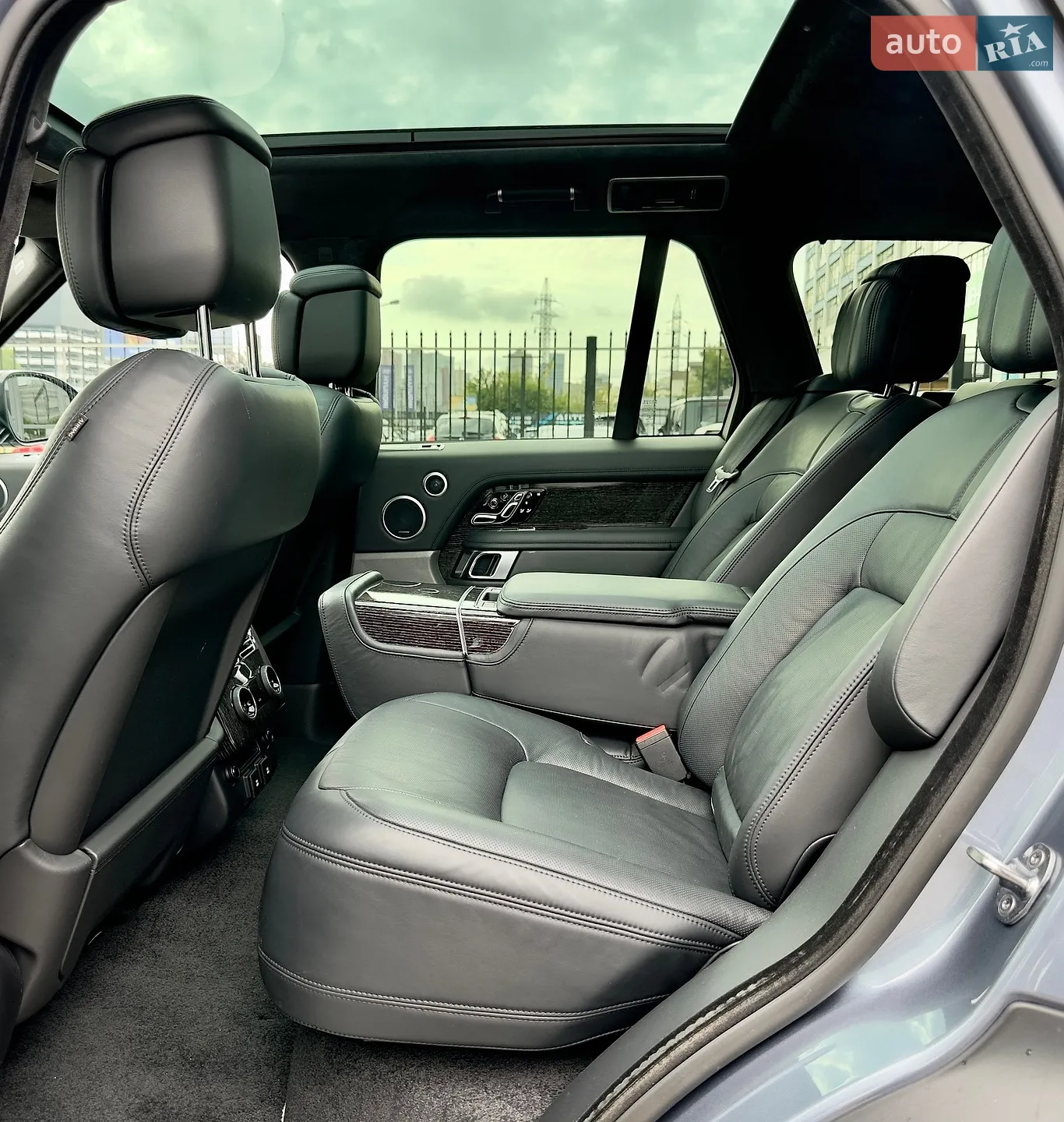 2018 Land Rover Range Rover - мініатюра 25