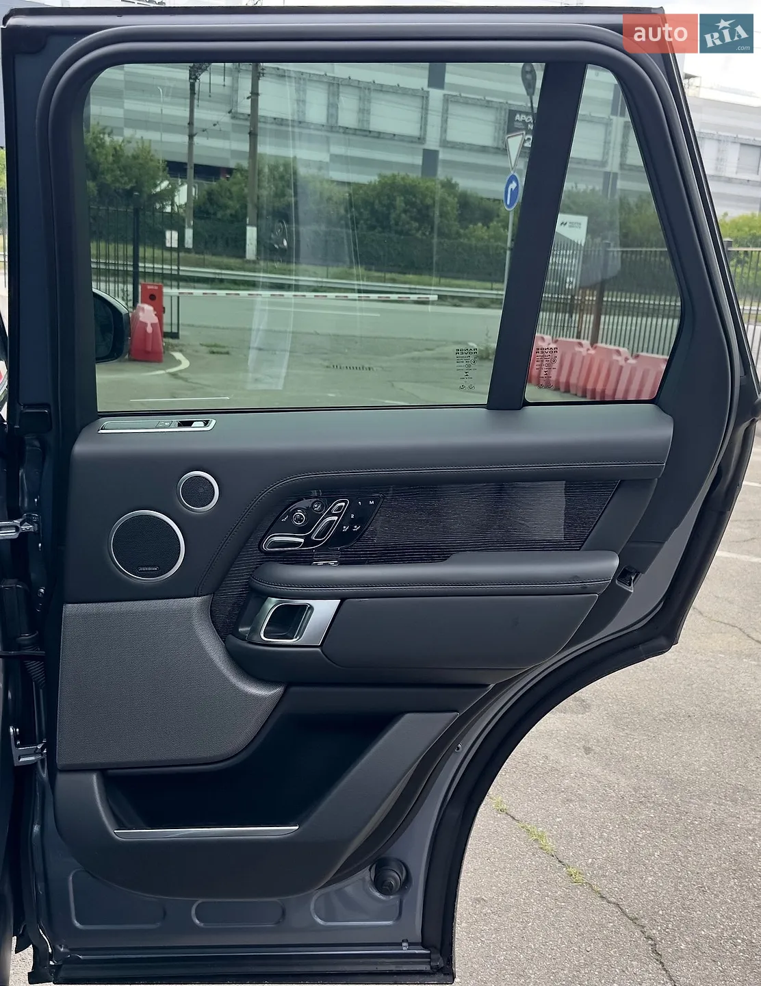 2018 Land Rover Range Rover - мініатюра 26