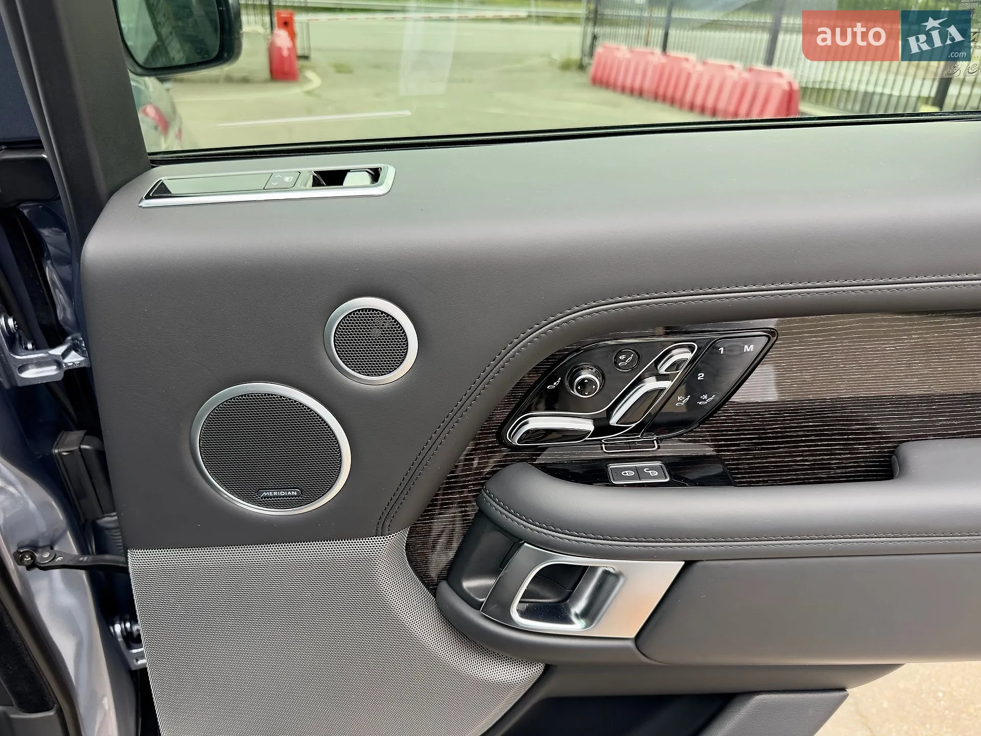 2018 Land Rover Range Rover - мініатюра 32