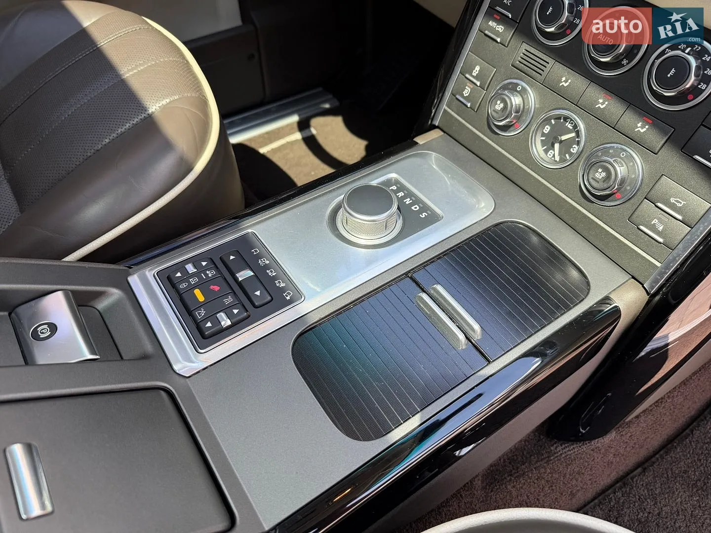 2012 Land Rover Range Rover - мініатюра 27