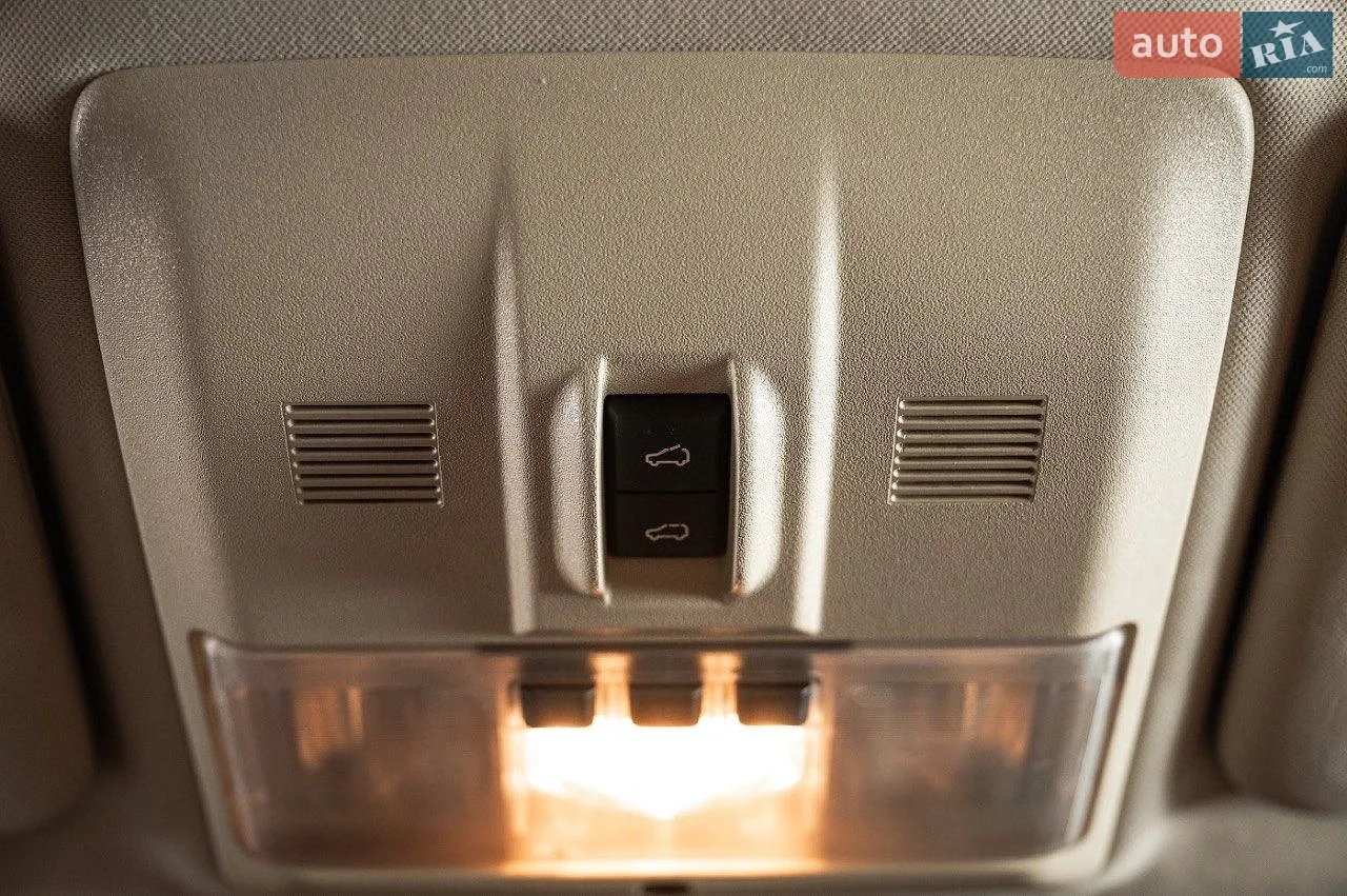 2012 Land Rover Range Rover - мініатюра 16