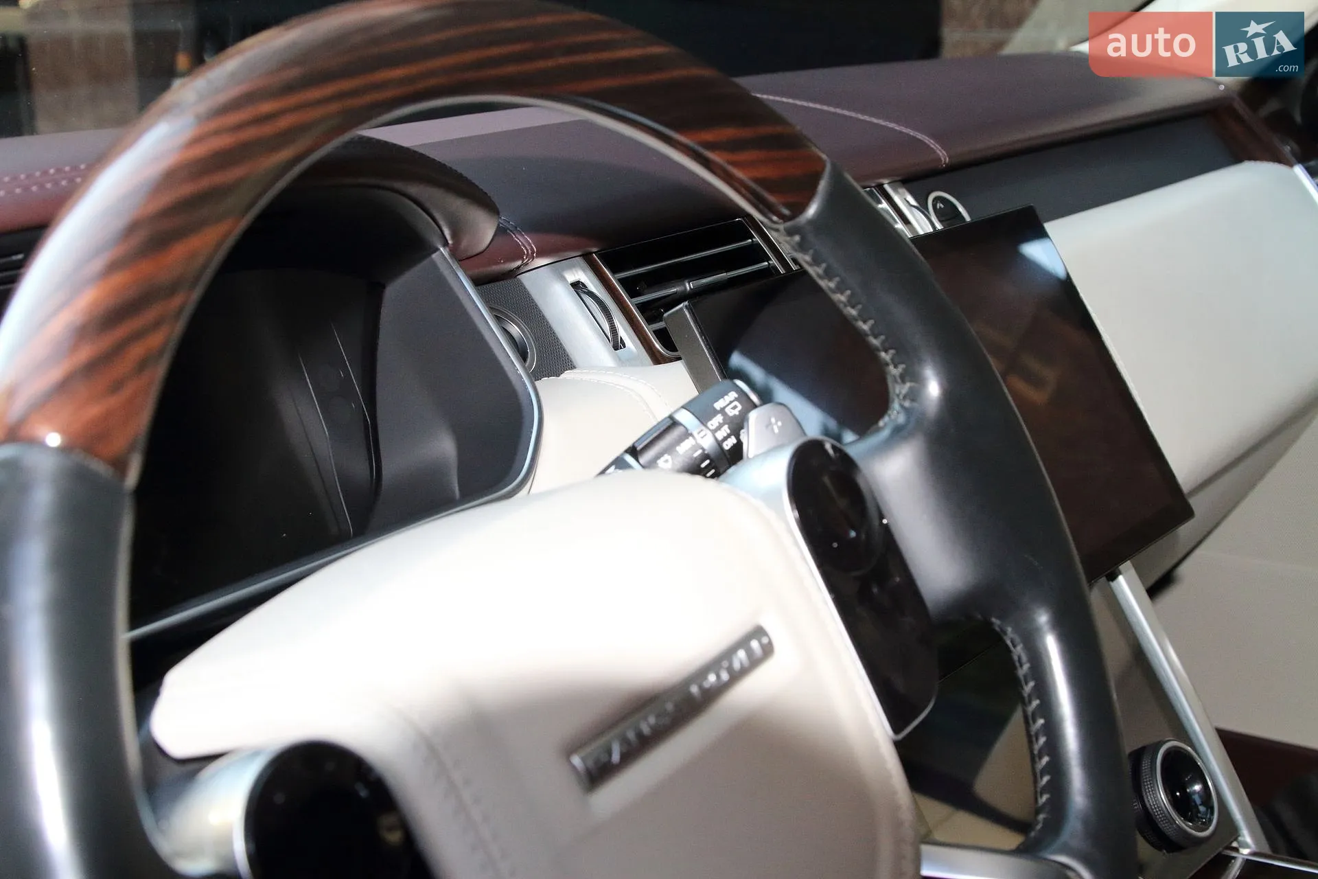 2014 Land Rover Range Rover - мініатюра 21