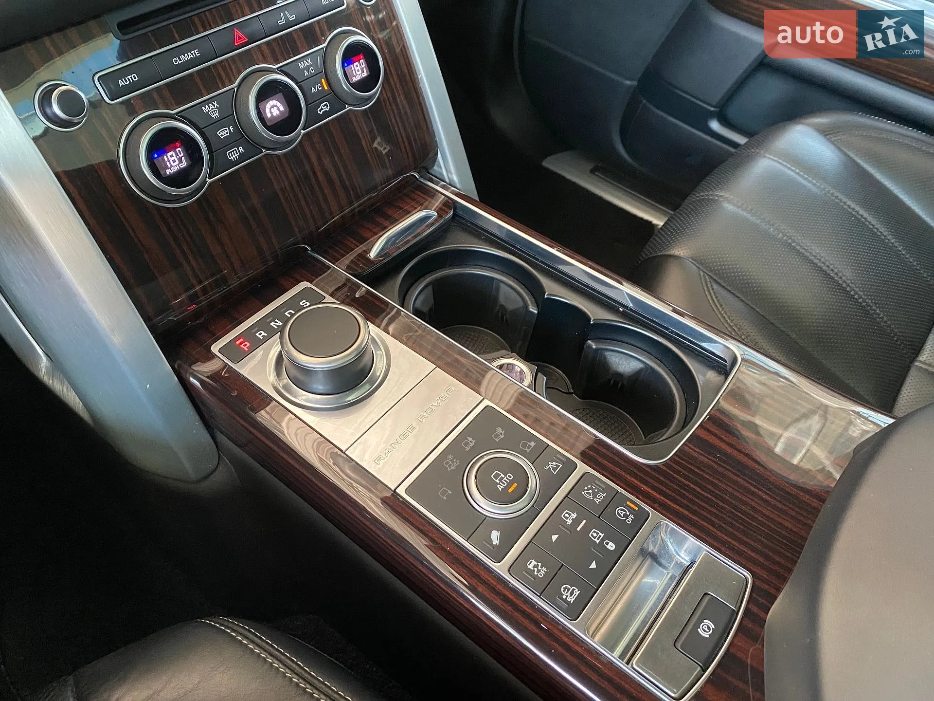 2016 Land Rover Range Rover - мініатюра 27