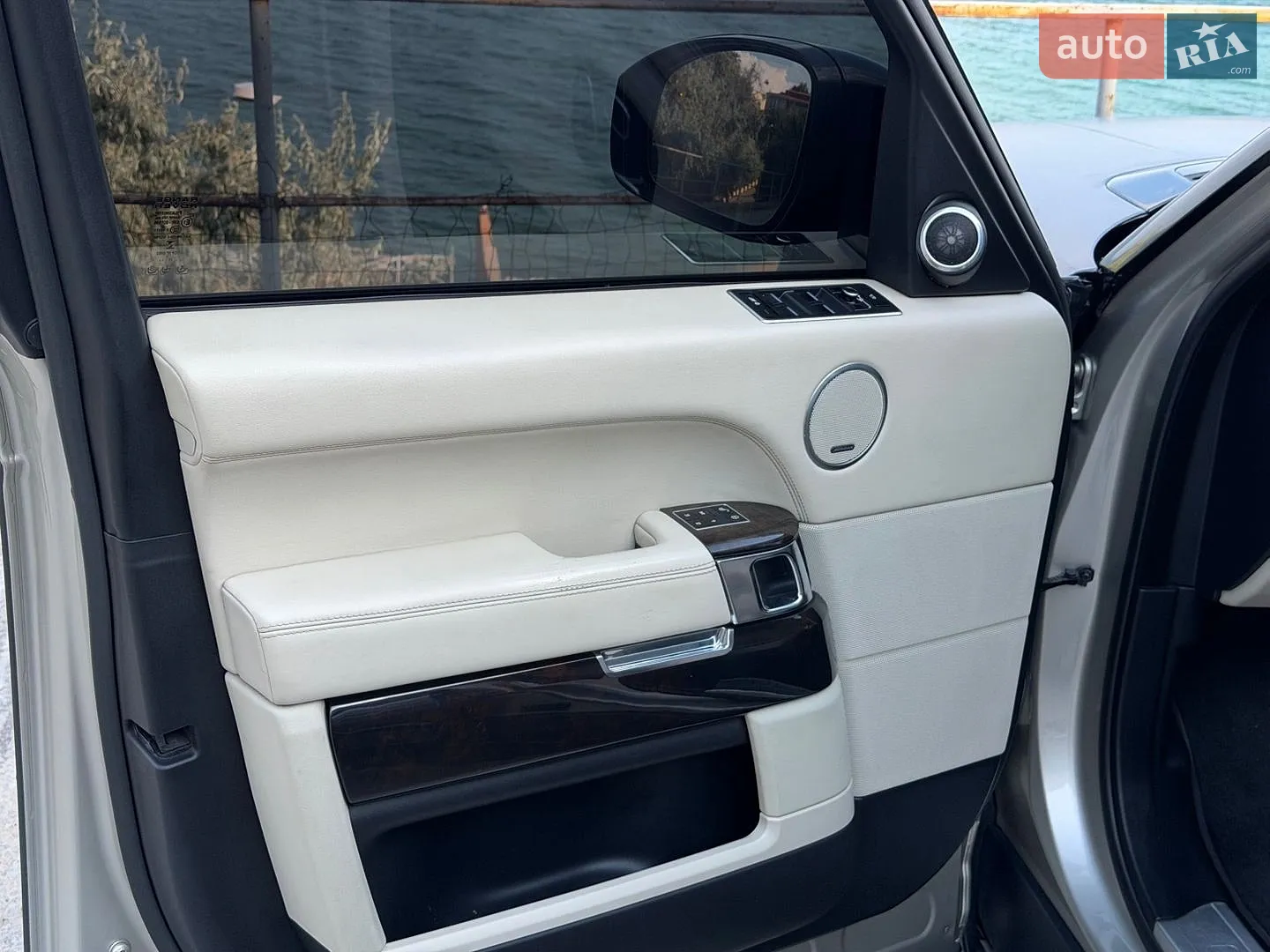 2013 Land Rover Range Rover - мініатюра 29