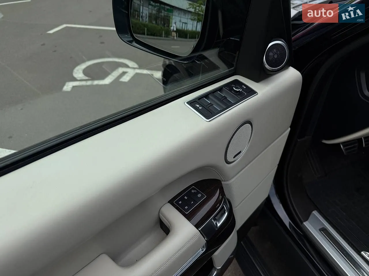 2017 Land Rover Range Rover - мініатюра 11