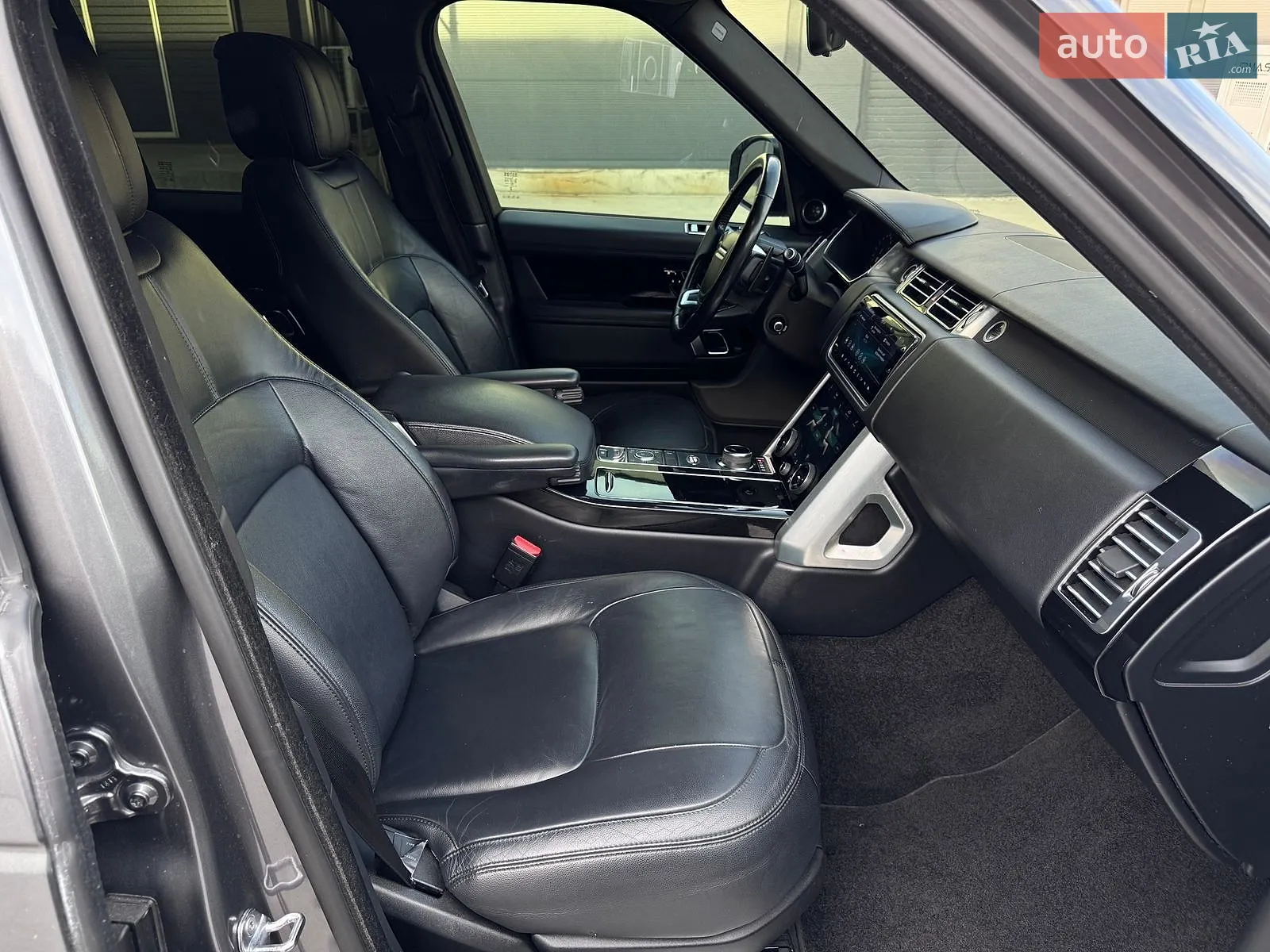 2018 Land Rover Range Rover - мініатюра 27