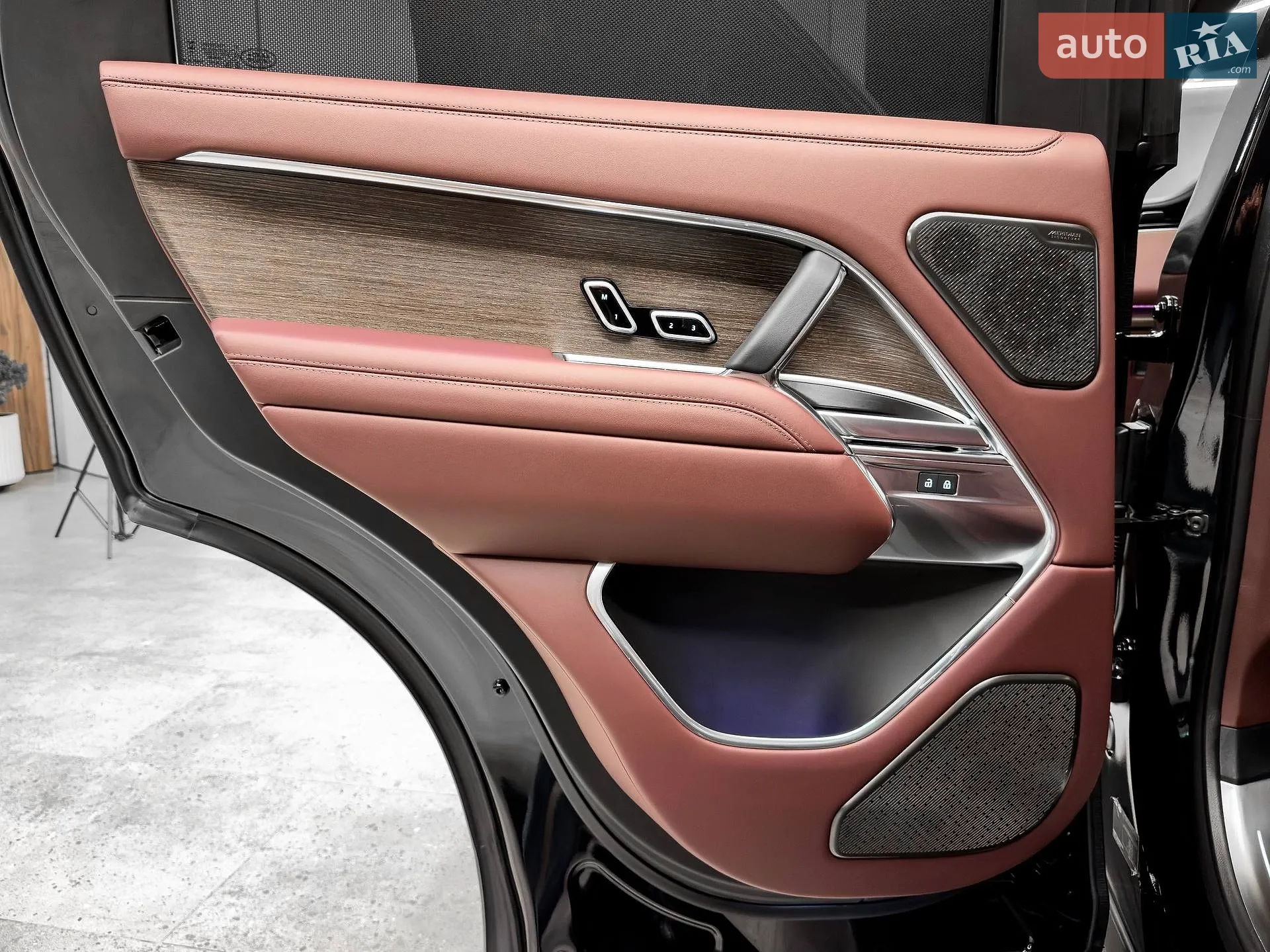 2025 Land Rover Range Rover - мініатюра 47