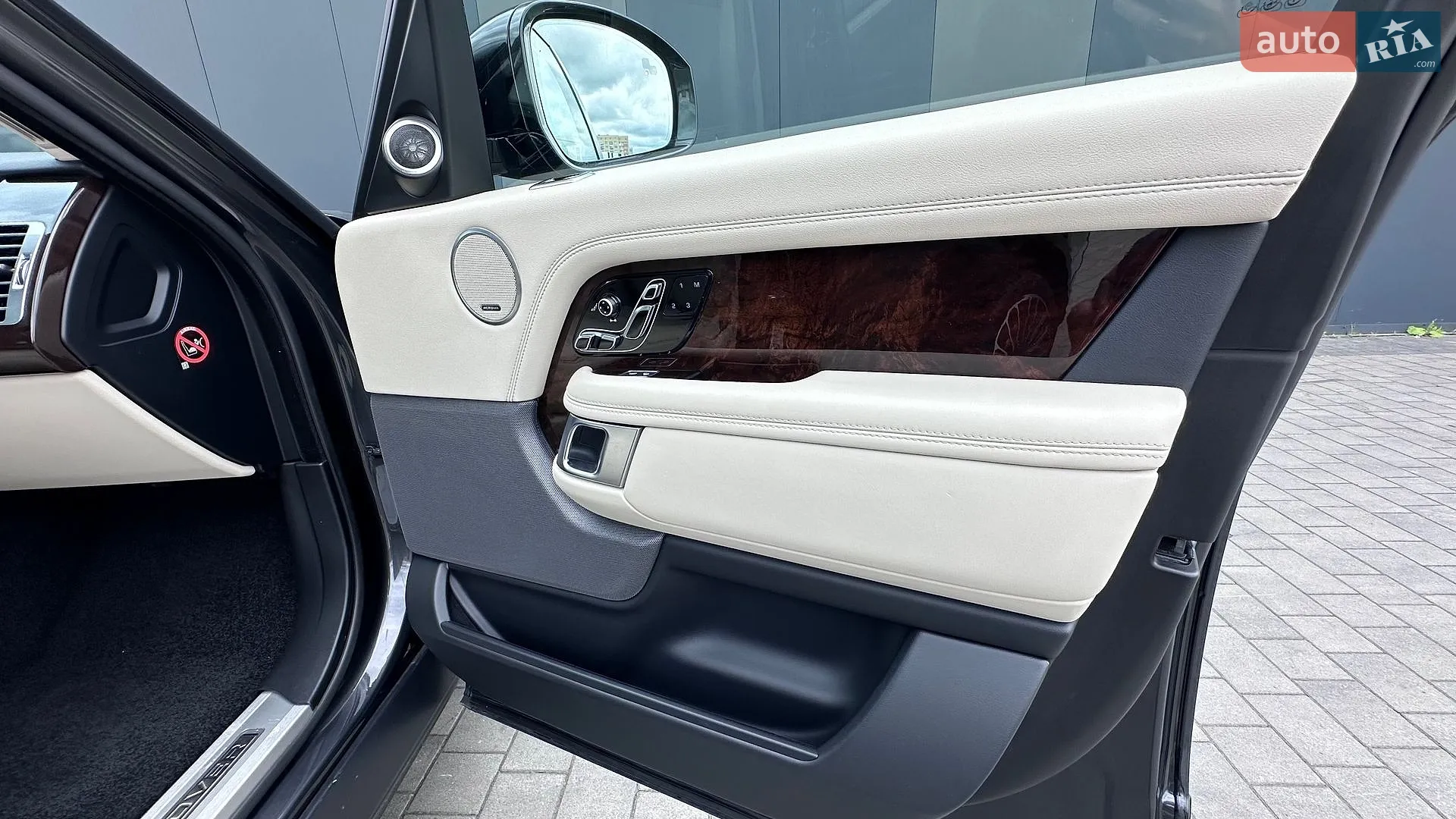 2018 Land Rover Range Rover - мініатюра 23