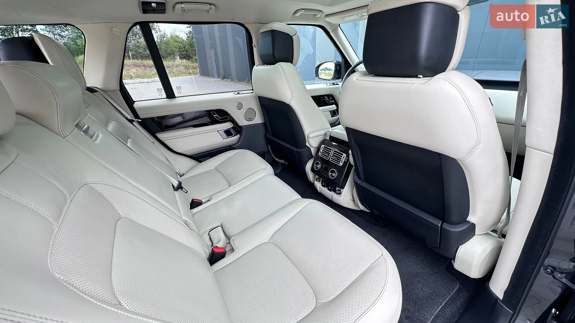 2018 Land Rover Range Rover - мініатюра 25
