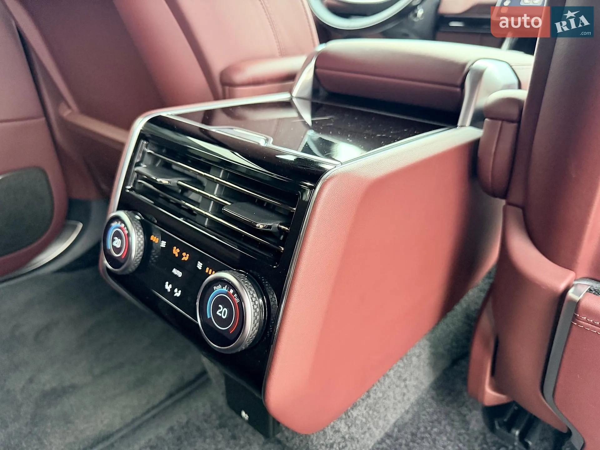 2025 Land Rover Range Rover - мініатюра 18