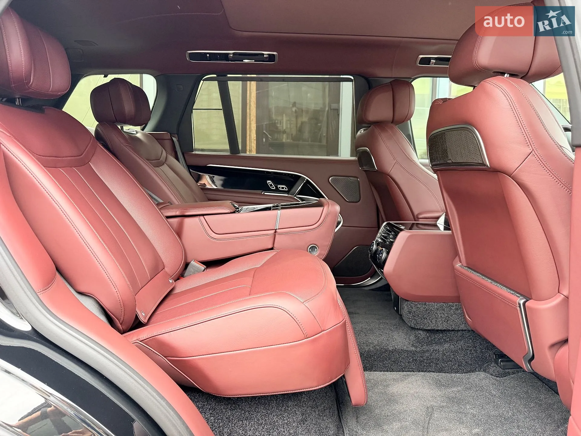 2025 Land Rover Range Rover - мініатюра 19