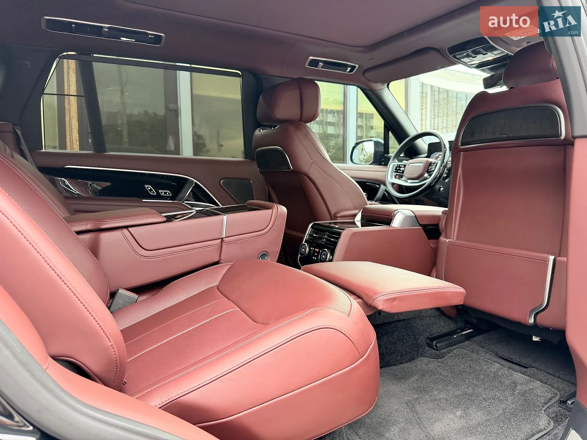 2025 Land Rover Range Rover - мініатюра 24