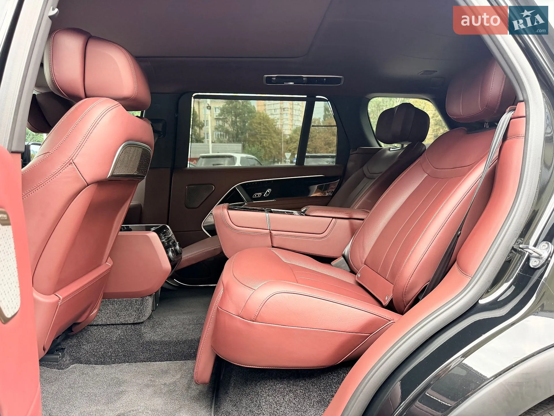 2025 Land Rover Range Rover - мініатюра 32