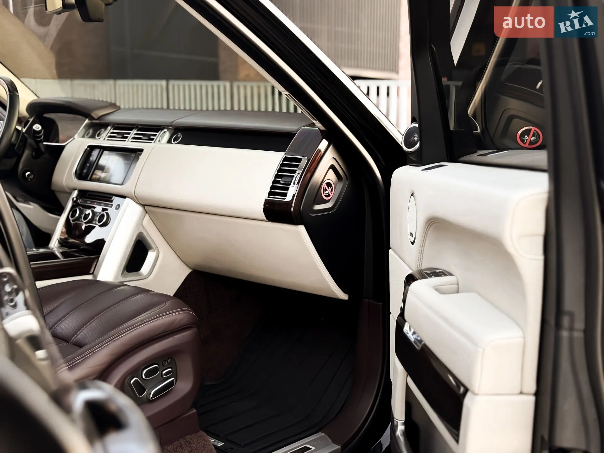 2013 Land Rover Range Rover - мініатюра 17